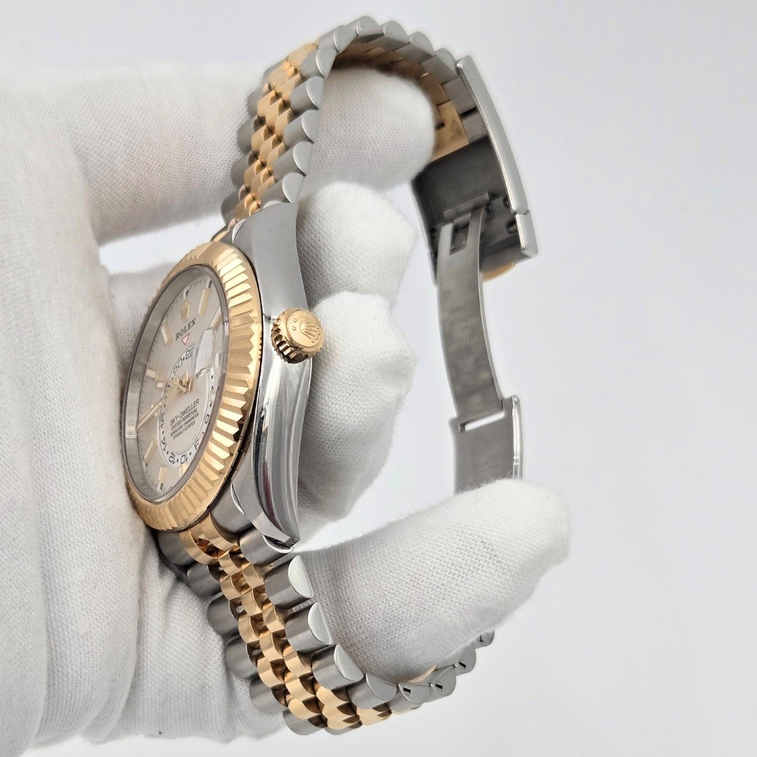 Rolex Sky-Dweller 336933 White Dial Jubilee Two Tone Gold Watch Box Papers 2024