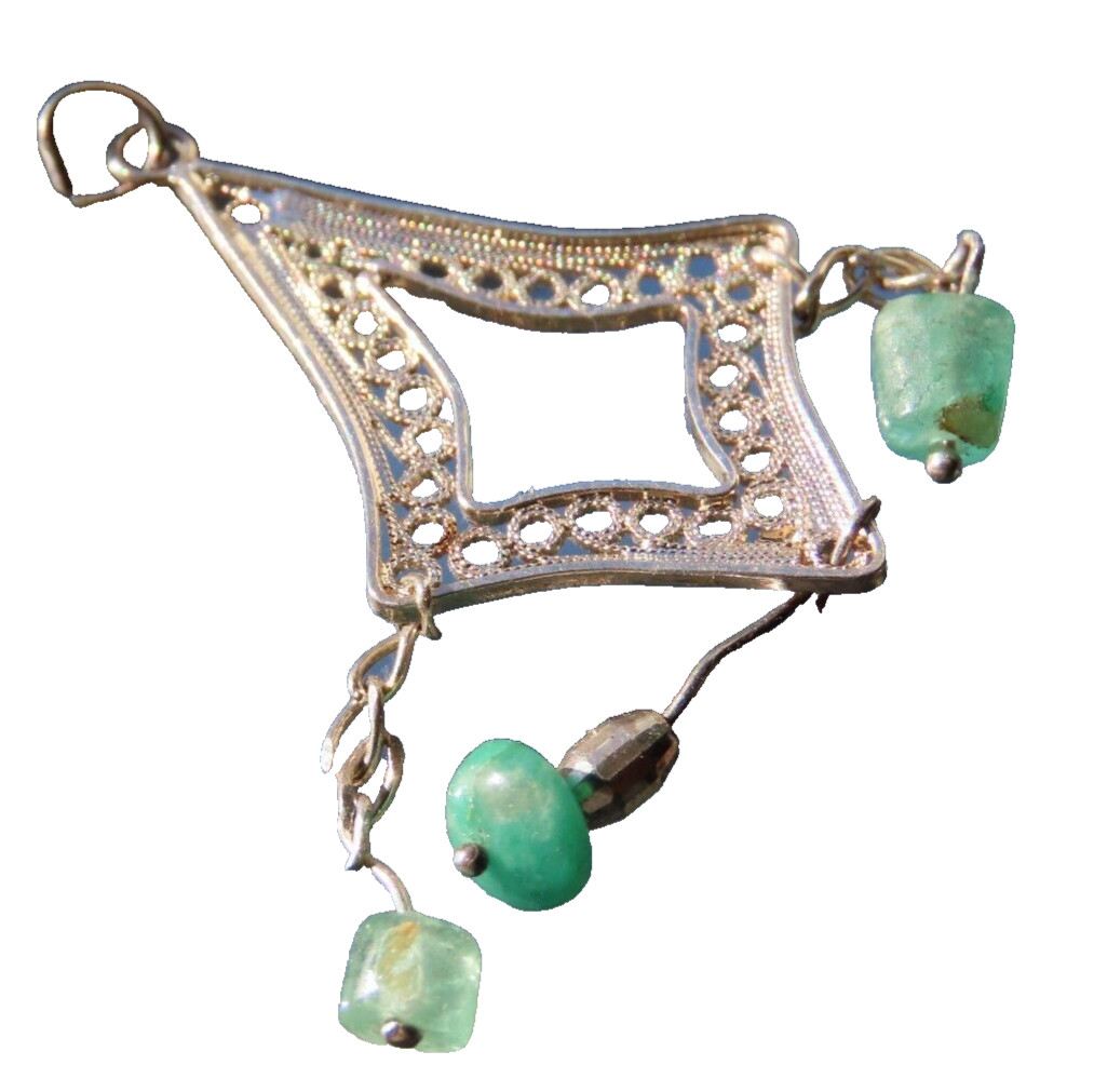 Handmade filigree silver pendant with Colombian emeralds