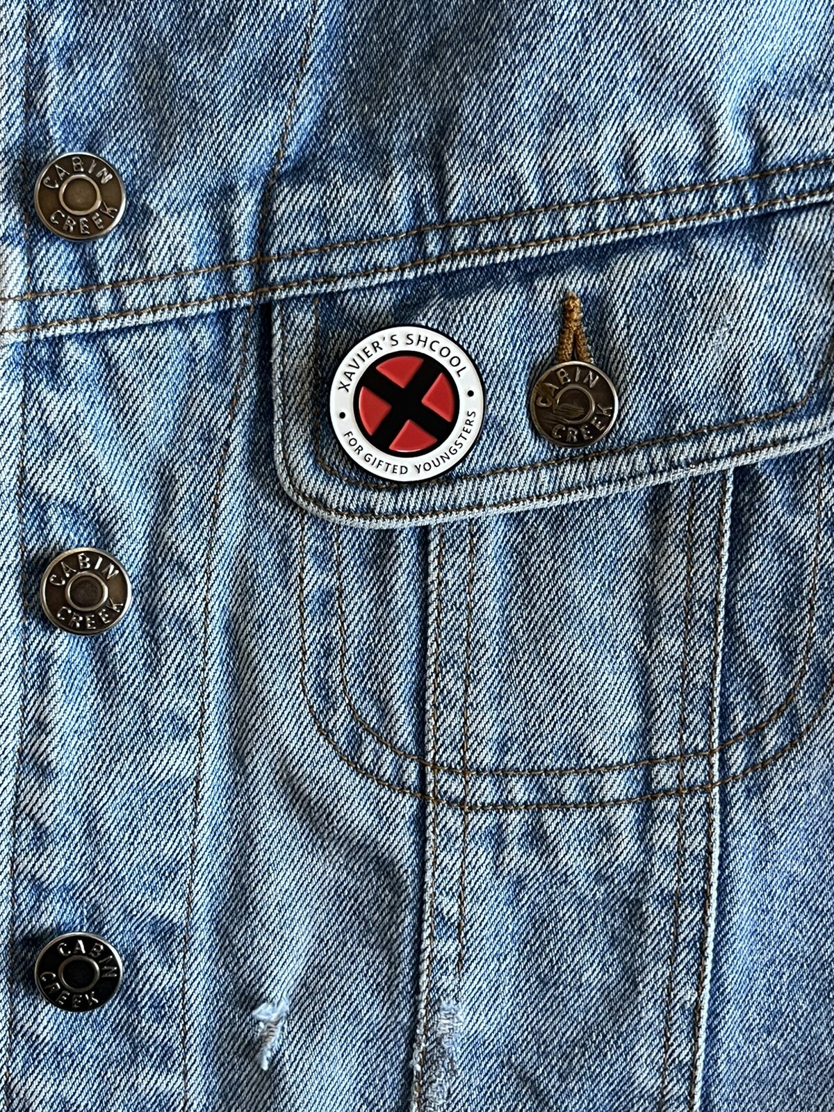 Marvel – X Men – Xavier’s School For Gifted Youngsters – Round Enamel Pin