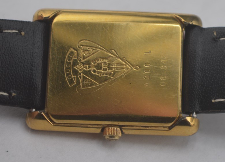 VTG Gucci 4200L Ladies Quartz Gold Plated Watch Runs Great New Band GUARANTEE