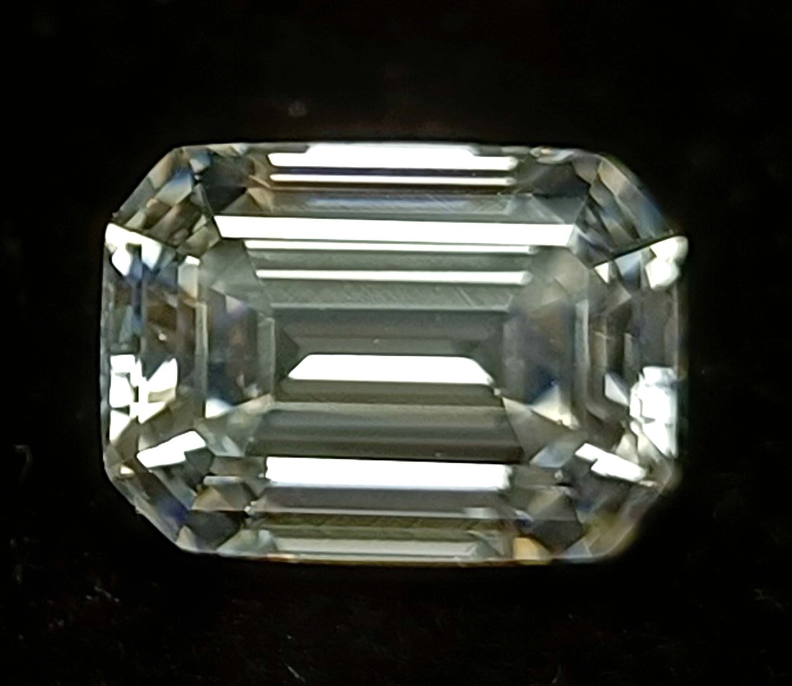 VSSI White Diamond ‘D’ Color 2.4 Ct VVS1 Loose Emerald Cut IGL Loose Gems 5AJU