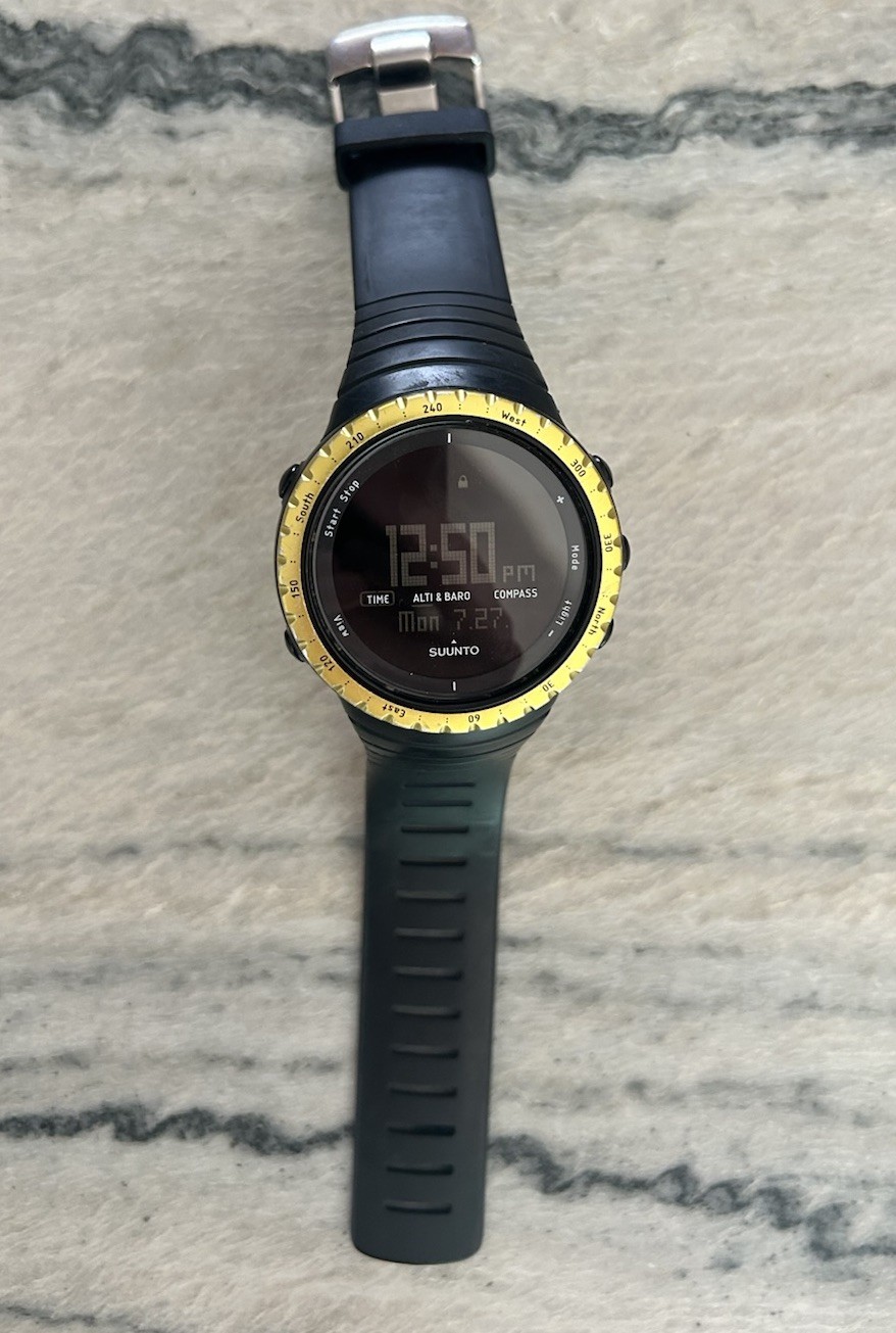 Suunto Core Outdoor Sports Watch. Altimeter, Baro, Comp. New Battery. Used