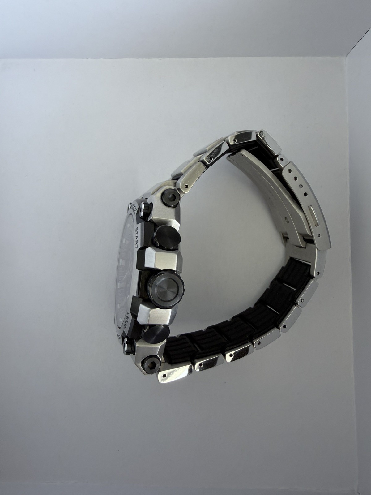 CASIO G-SHOCK MTG-B3000D-1AJF Silver Bluetooth Solar Men’s Watch New in Box