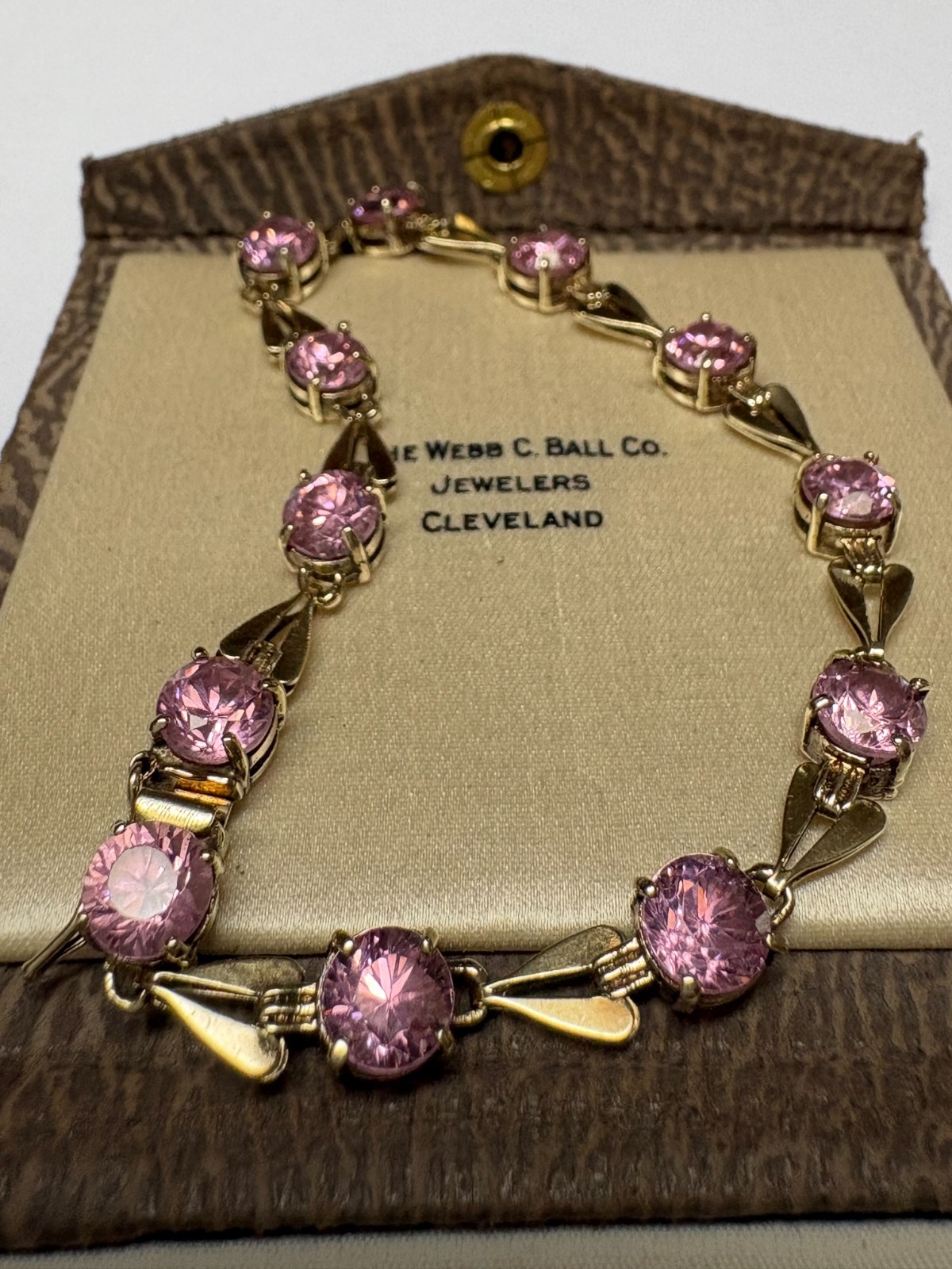 LADIES VINTAGE 10K GOLD PINK ICE STONE BRACELET. 7 1/2 INCHES 11.7 GRAMS