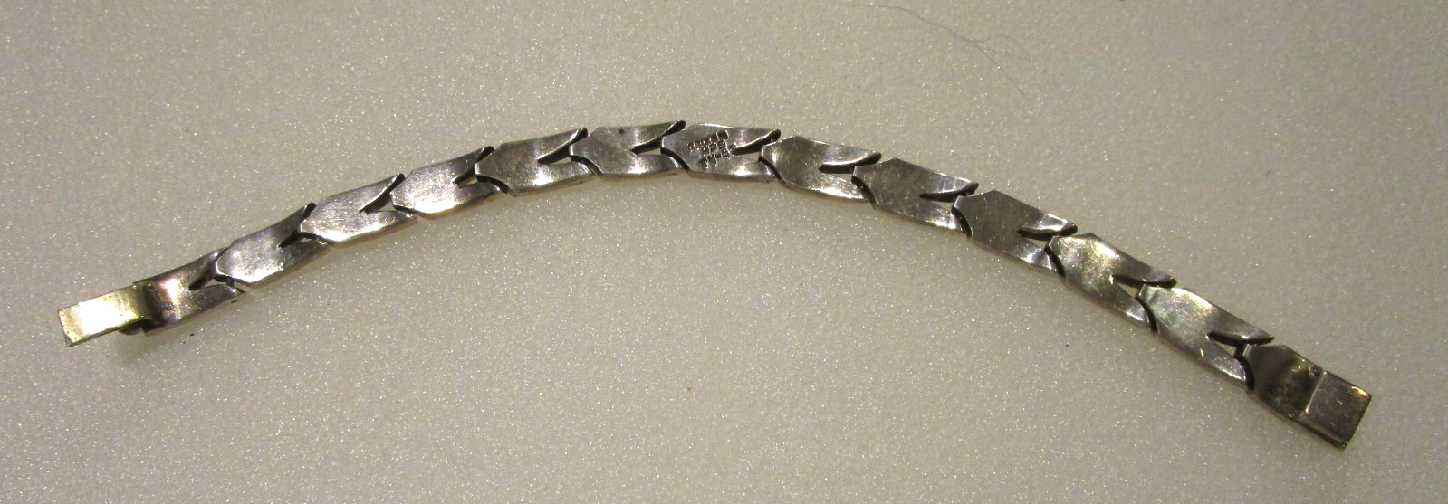 Vintage Mexico 526 Silvertone Hinged Panel Link Bracelet