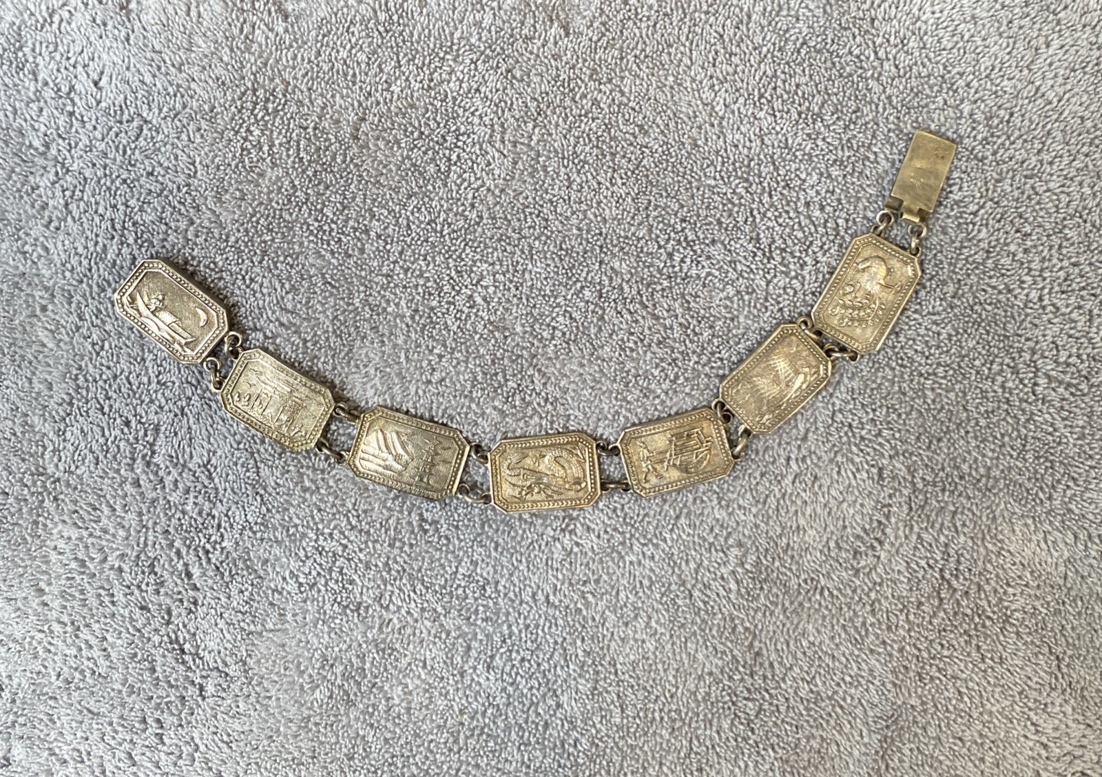 Vintage Chinese Export Silver Motif Panel Link Bracelet