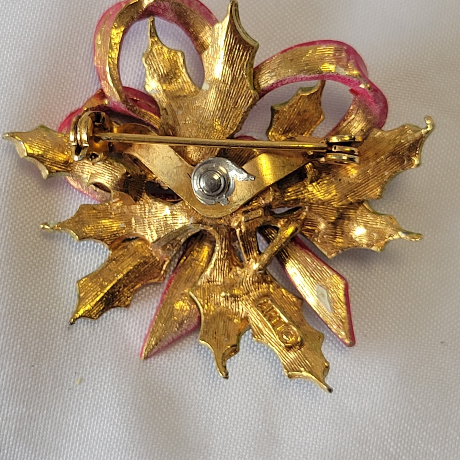 Vtg Arthur Pepper ART Signed Christmas Ribbon Enamel Faux Pearl Brooch Pin