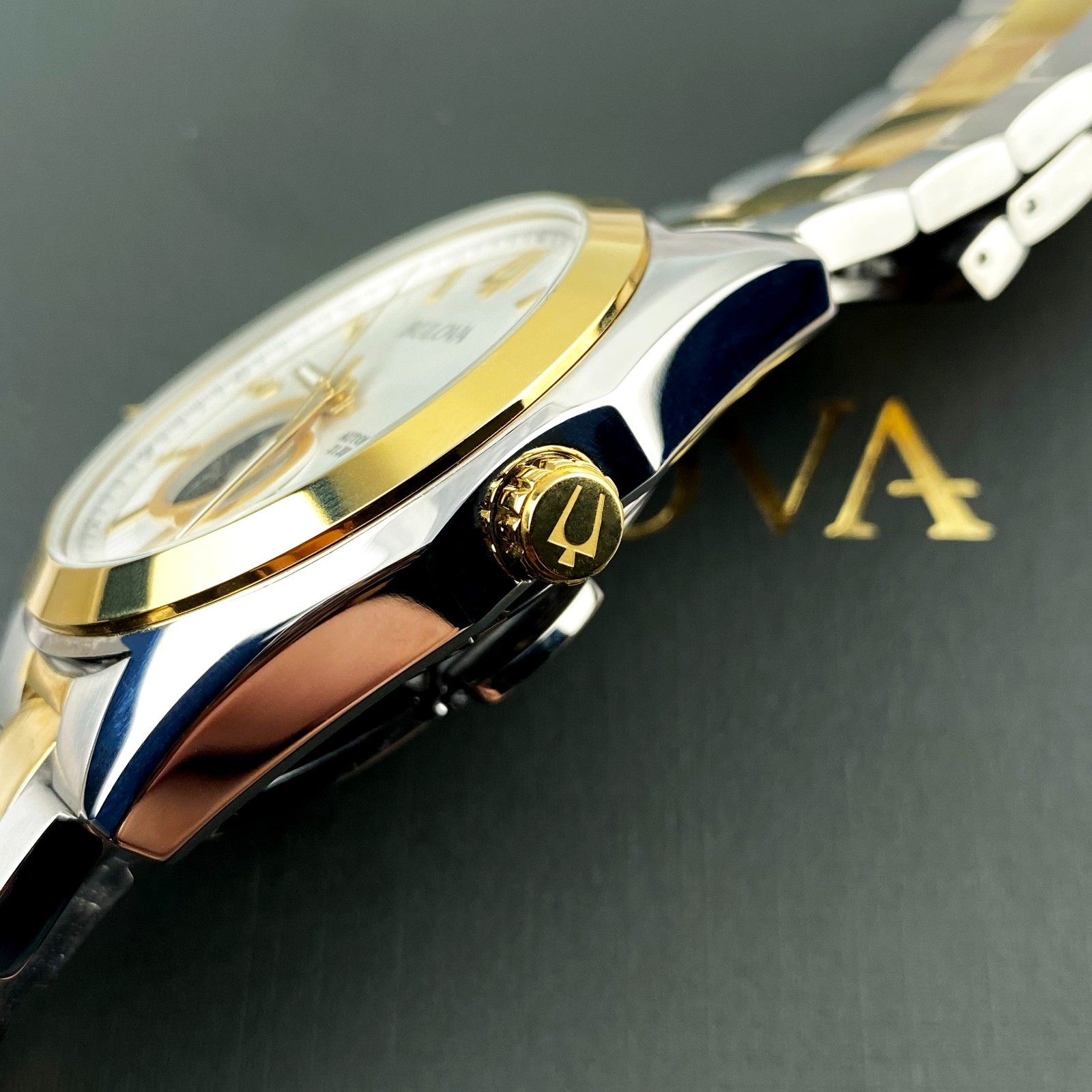 Bulova Surveyor 98A284 Automatic 42mm Silver Tone Dial Gold/Silver Men’s Watch
