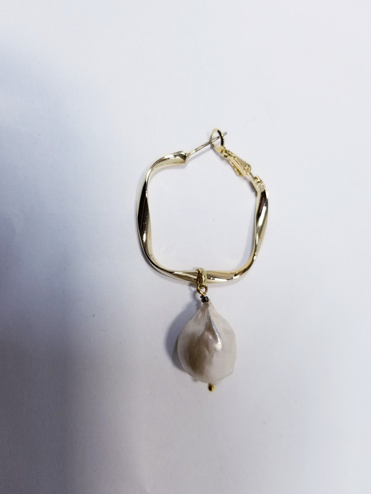 Nakamol Chicago Medium Sized Gold Tone Hoop Earrings With Faux Pearls