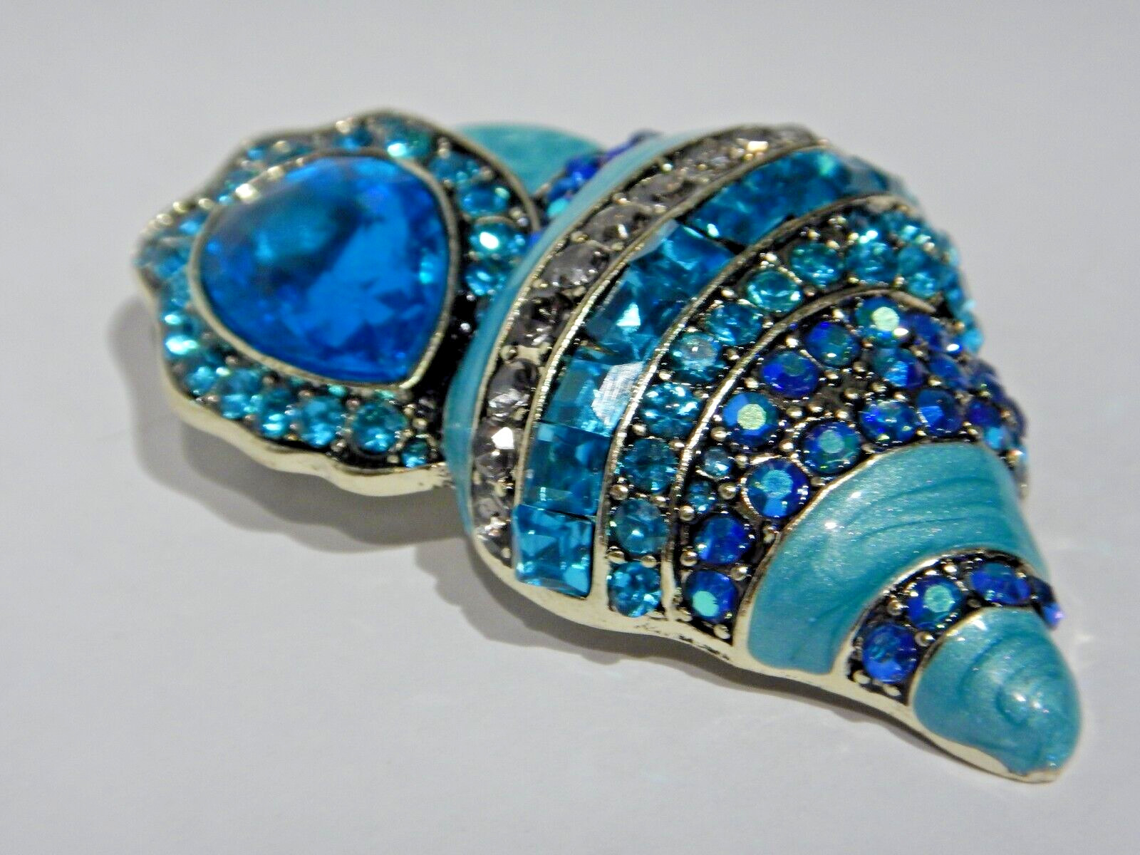 BLUE TRITON CONCH BROOCH teal aqua crystal trumpet sea shell rhinestone pin N6