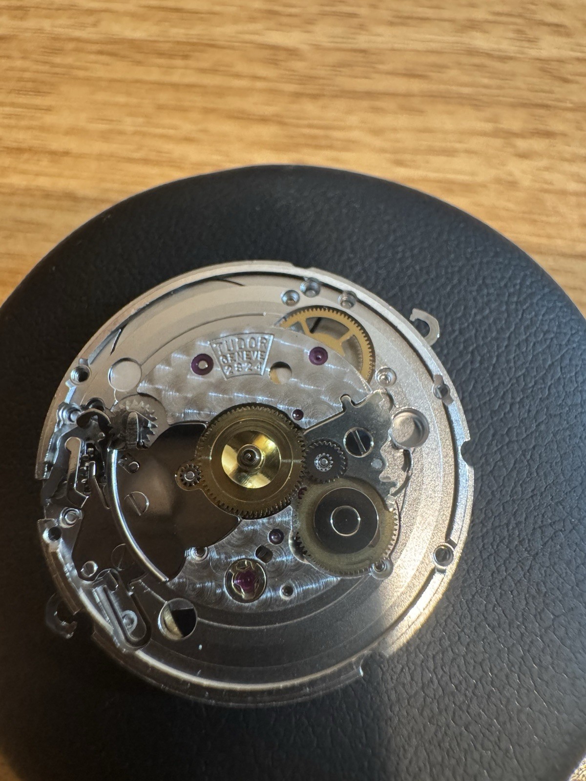 Genuine Tudor T600 – ETA 2824-2 – Black Bay 36 Movement – Running