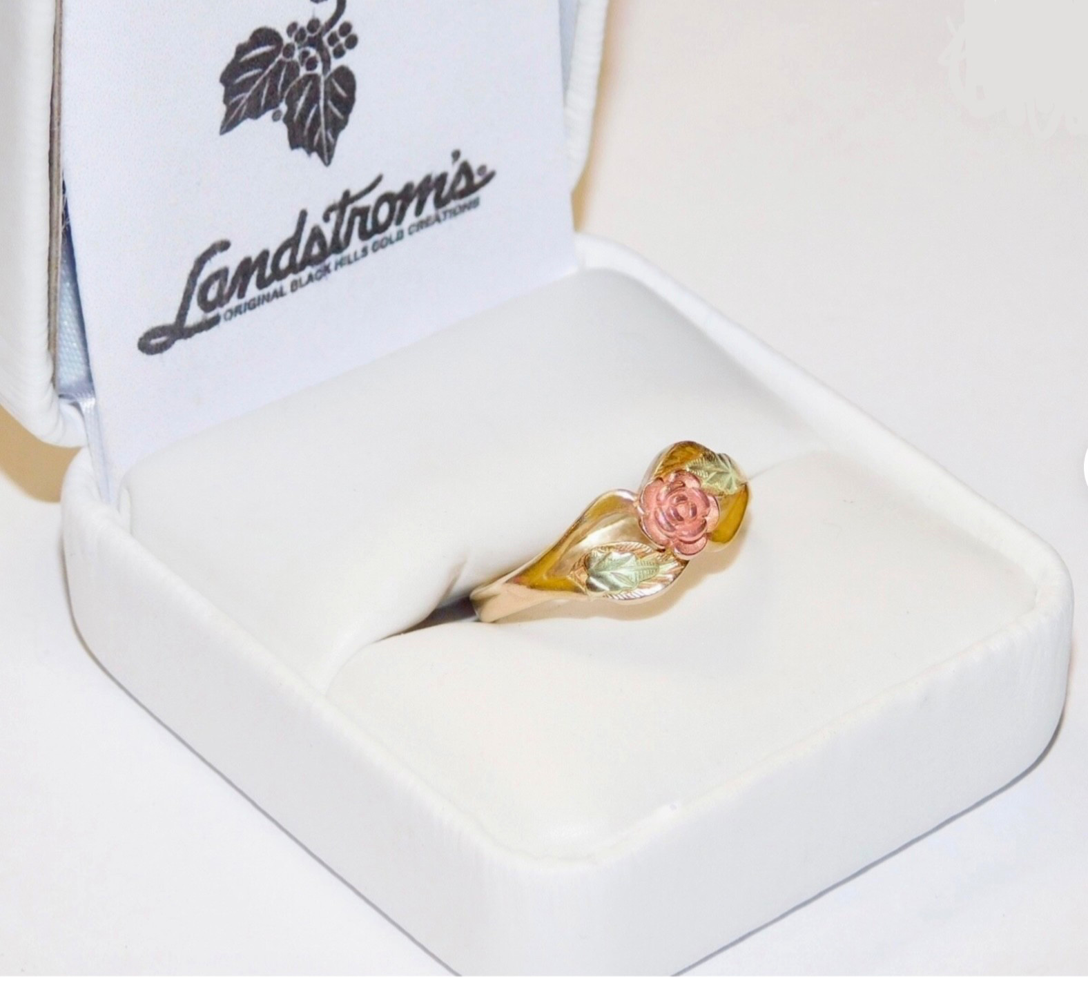 Black Hills Gold 10k Landstrom’s Rose Leaves Ring Size 6 1/2
