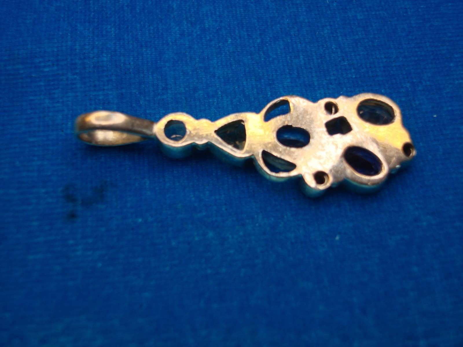 PRETTY STERLING SILVER PENDANT WITH 7 DIFF. COL. STONES & PEARL