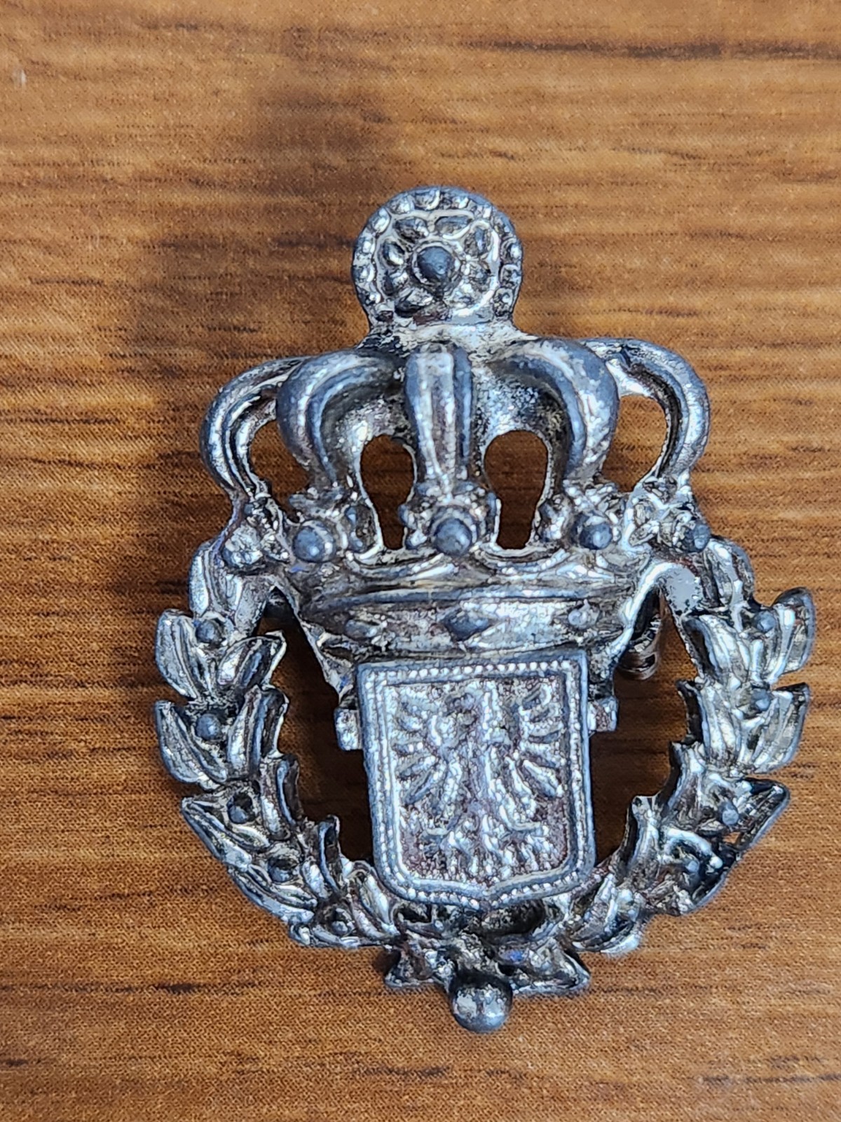Unique VTG Silvertone Crown Pontic Eagle Coat of Arms Brooch Pin