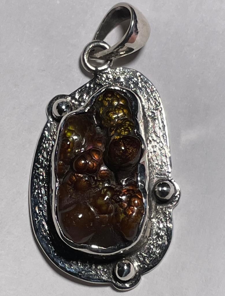 25 X 14 MM MEXICAN FIRE AGATE .925 STERLING SILVER MENS PENDANT, 10.8GR HANDMADE