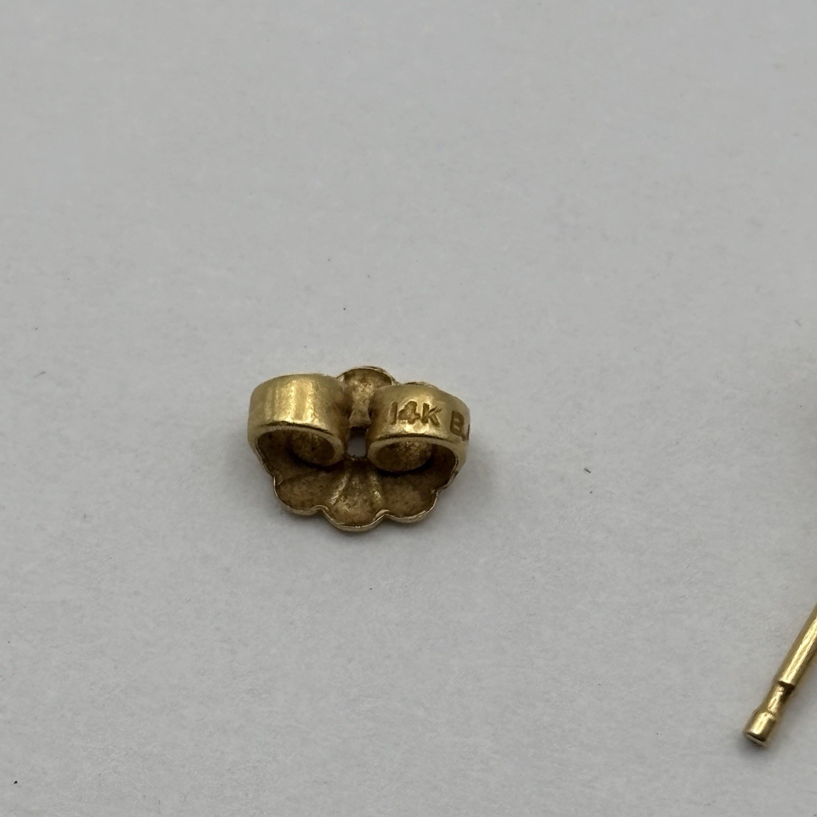 14kt Yellow Gold Scrap 0.57g Earring Stud + Back