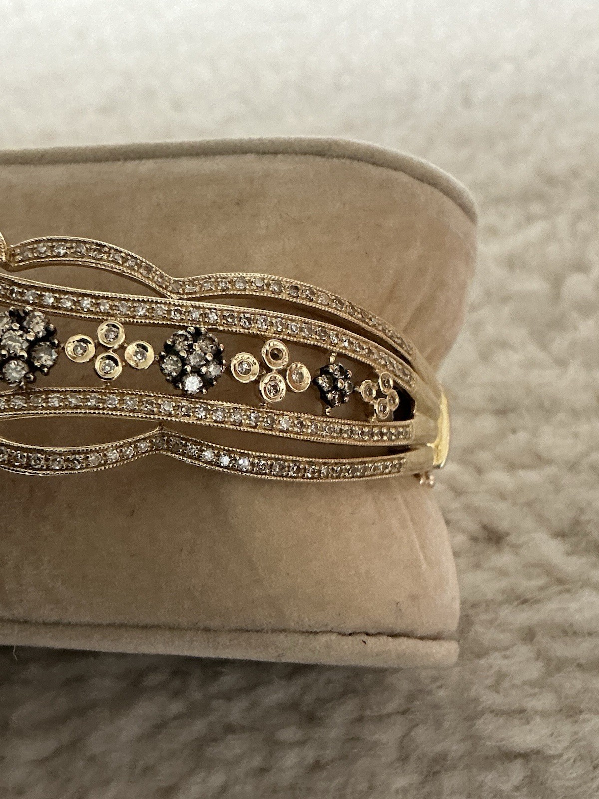 BEAUTIFUL VINTAGE EFFY BRAND ESPRESSO 14K GOLD WHITE DIAMOND BANGLE BRACELET