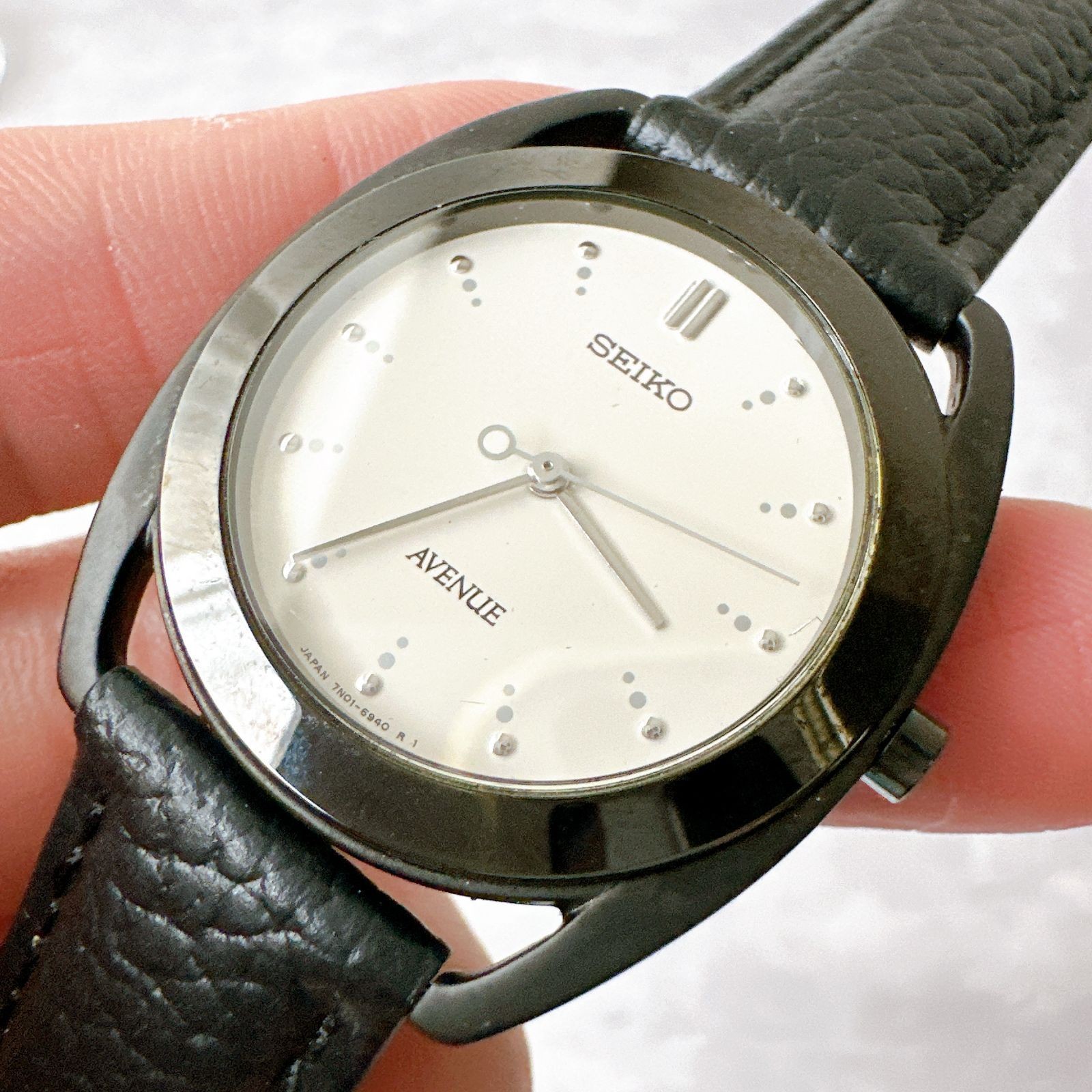 SEIKO AVENUE 7N01 6680 black case white dial men’s quartz minimal leather belt v