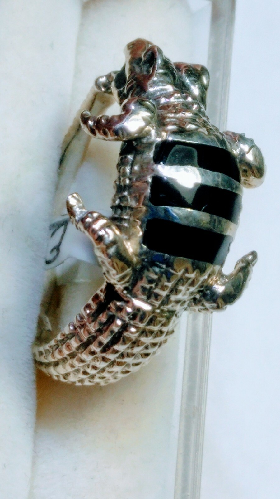 FETCHING STERLING SILVER .925 WITH BLACK ONYX INLAY RING IN SIZE 8.75-9.0-9.25!