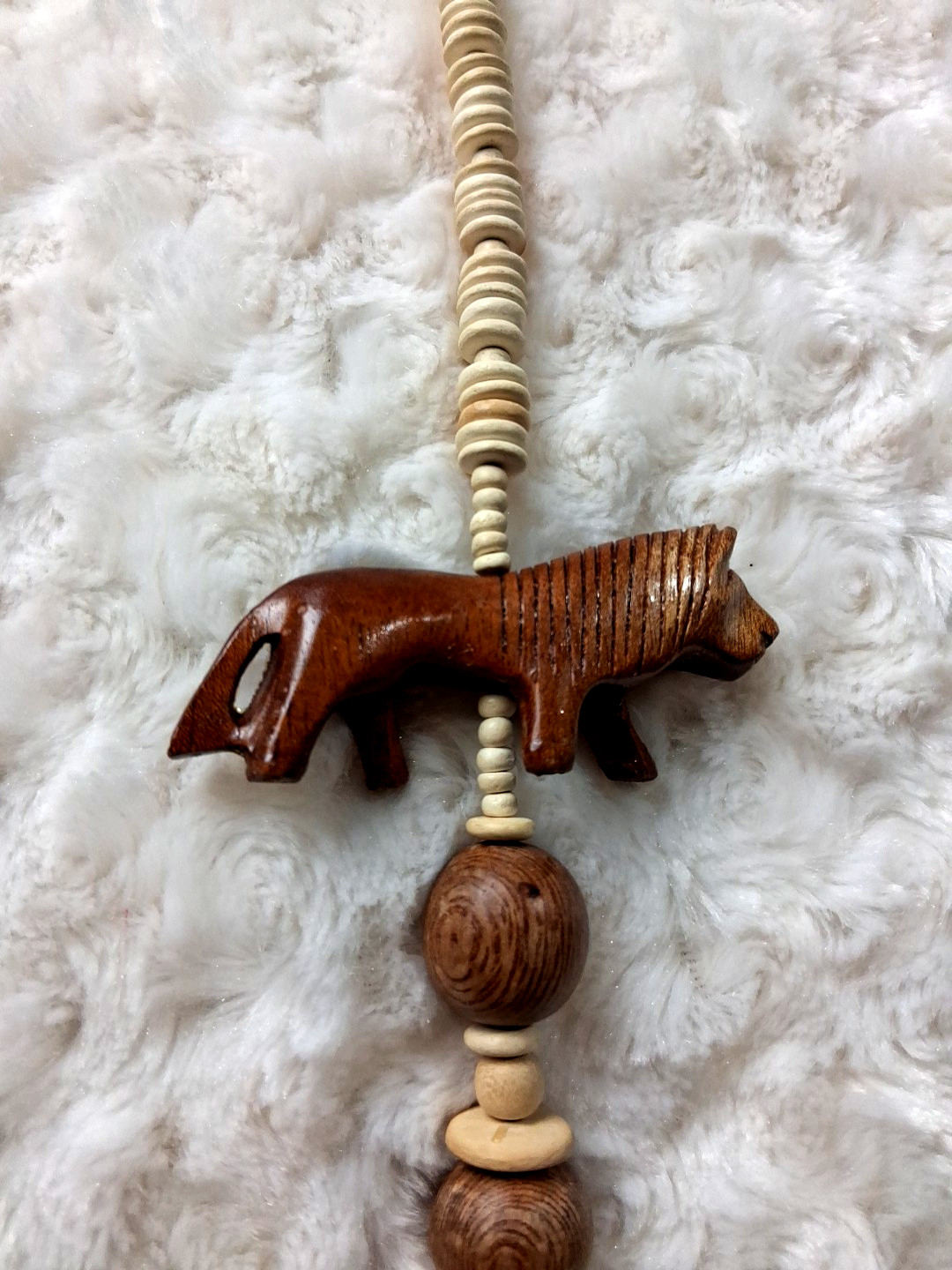 Vtg Earth Tone Wood Beaded 25″ Necklace w/ Hand Carved Lions Boho Beach Vacation