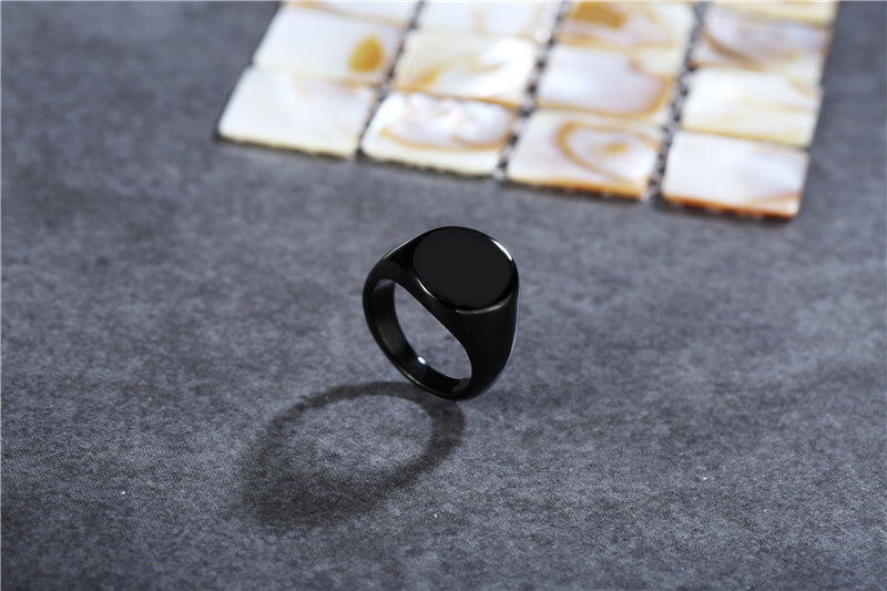 Men Women Gold Stainless Steel Round Signet Ring Band Wedding Jewelry Size 6-12