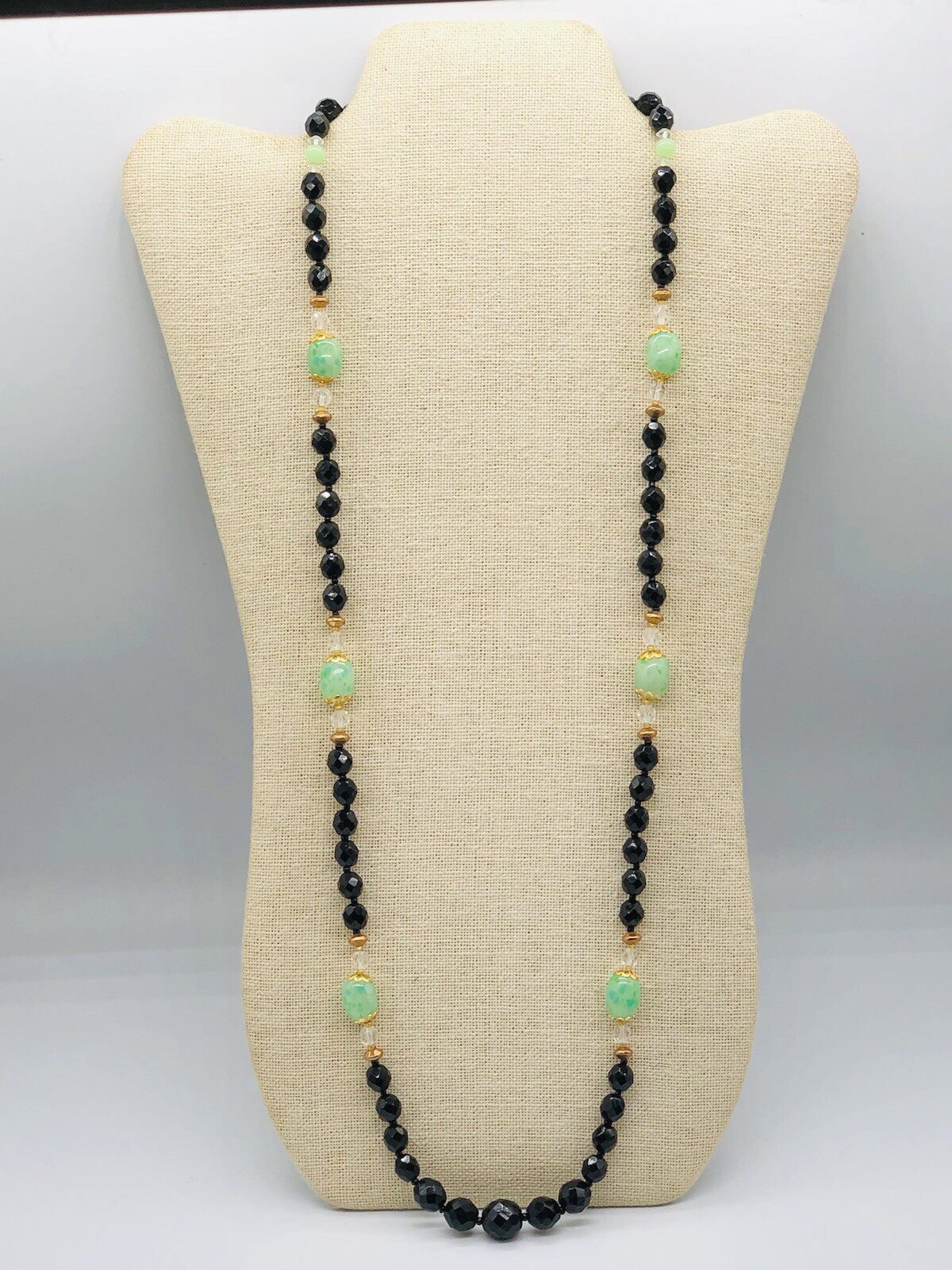 Vtg Green Jade Look & Black Jet Glass Beads Overhead Necklace Long 32”