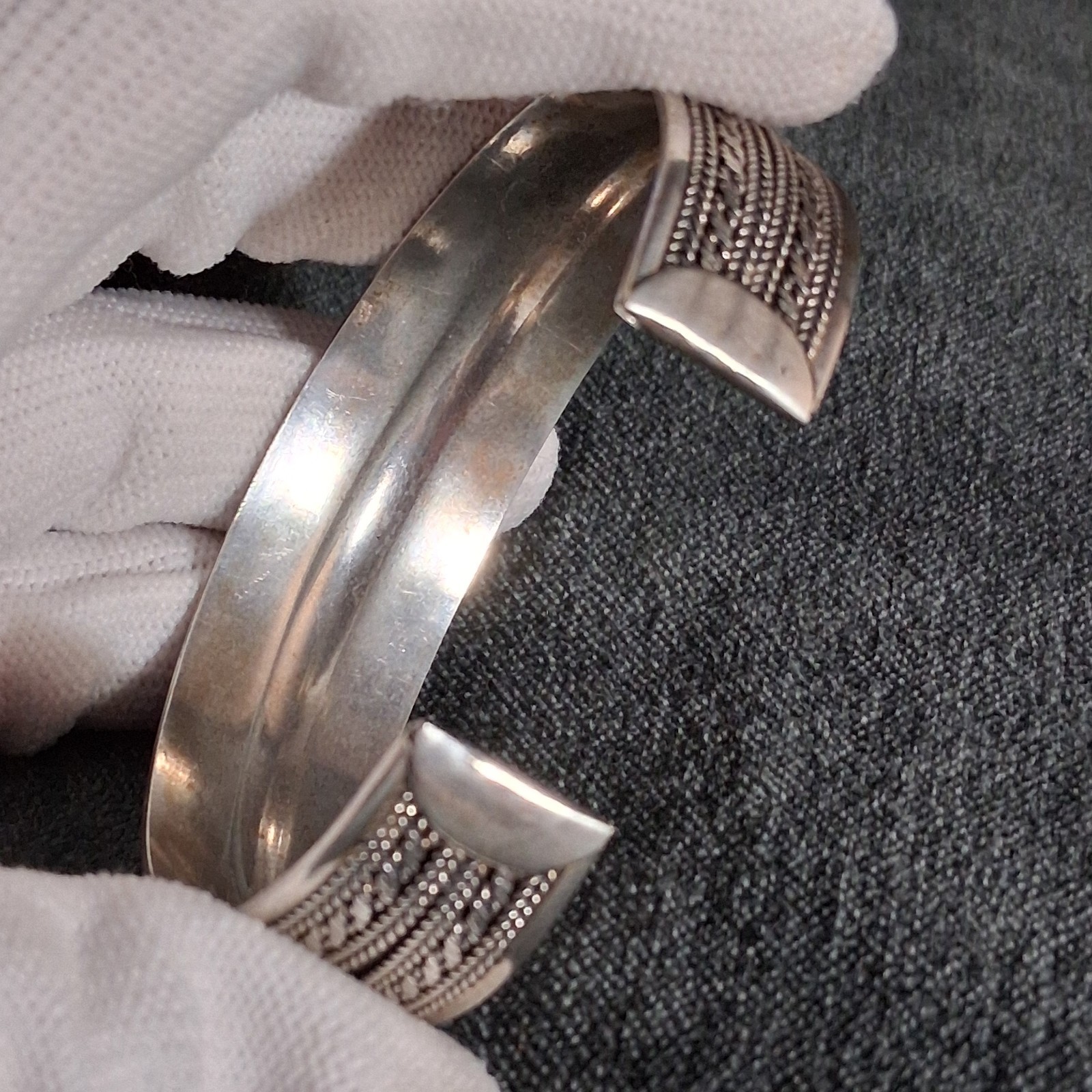Vintage Artisan-style Cuff Bracelet – Braided Rope & Smooth Band Design