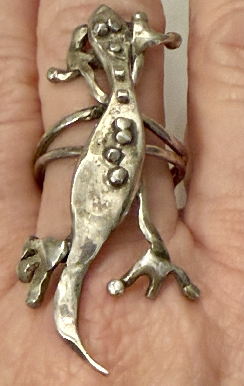 Vintage Native Gecko Lizard Sterling Silver Ring – size 9 – 8.8 Grams