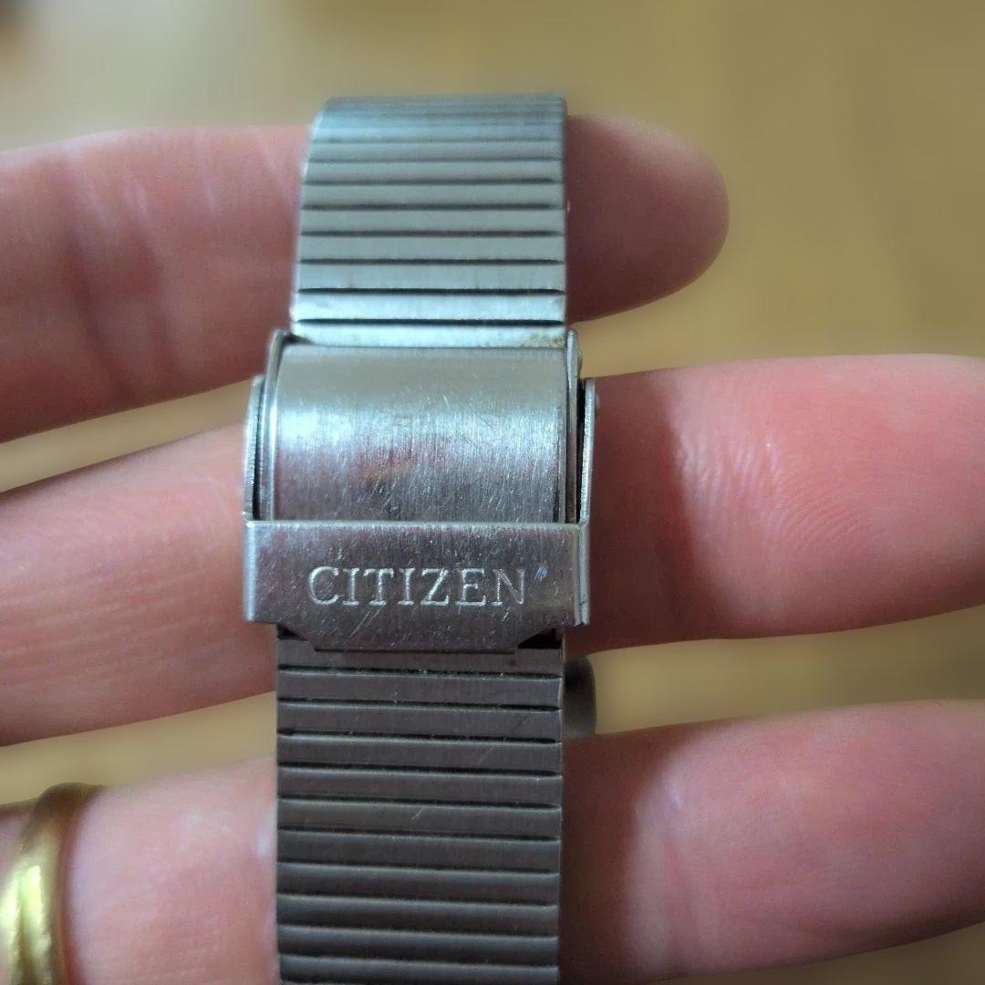 CITIZEN QUARTZ wristwatch, silver body.