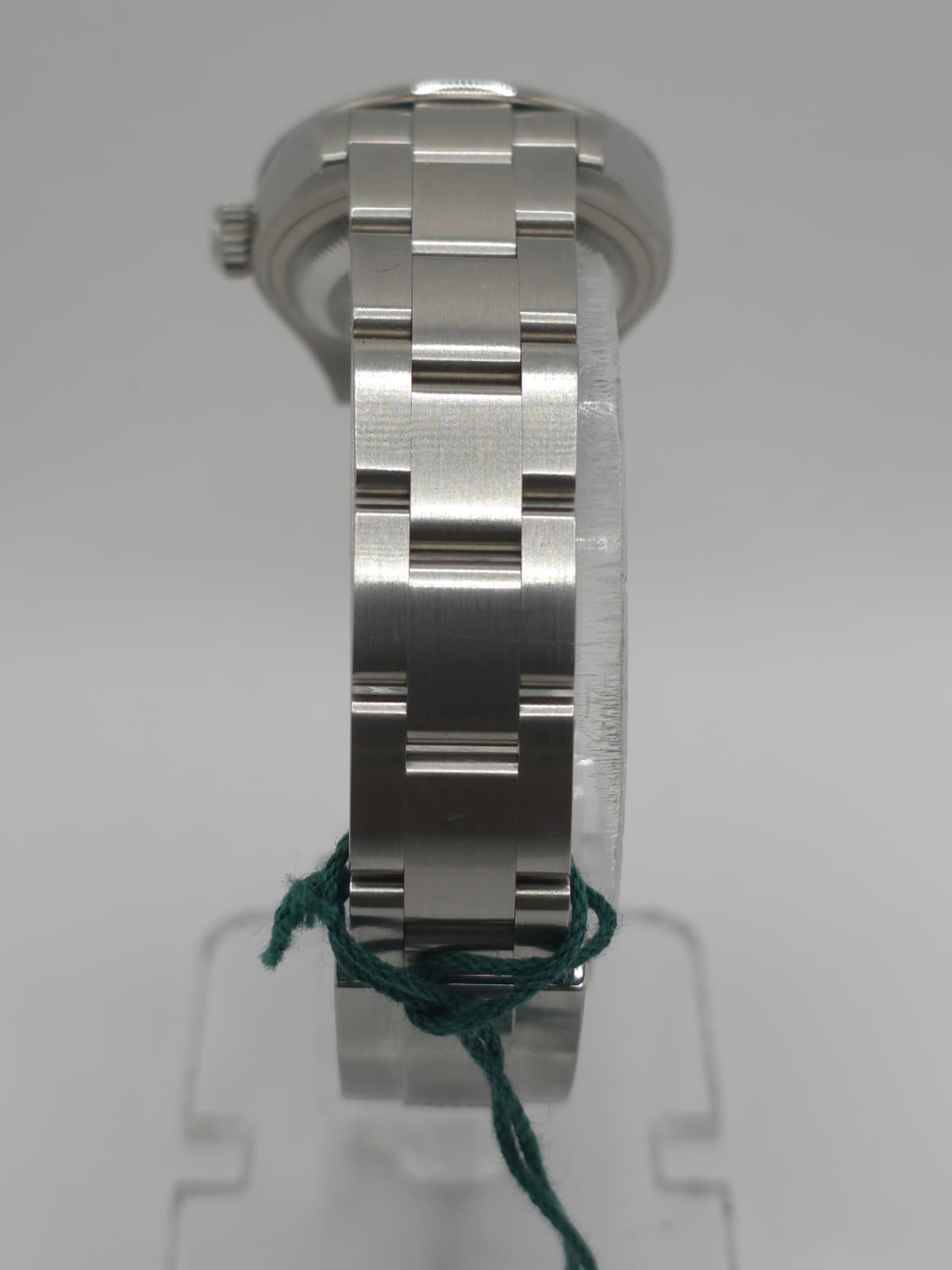 2025 Rolex Oyster Perpetual 28 276200 Beige Dial on Oyster Complete