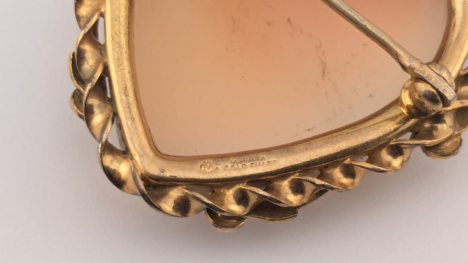 Vintage 1/20 12K Gold Filled Shell Cameo Brooch Pendant Convertible Heart