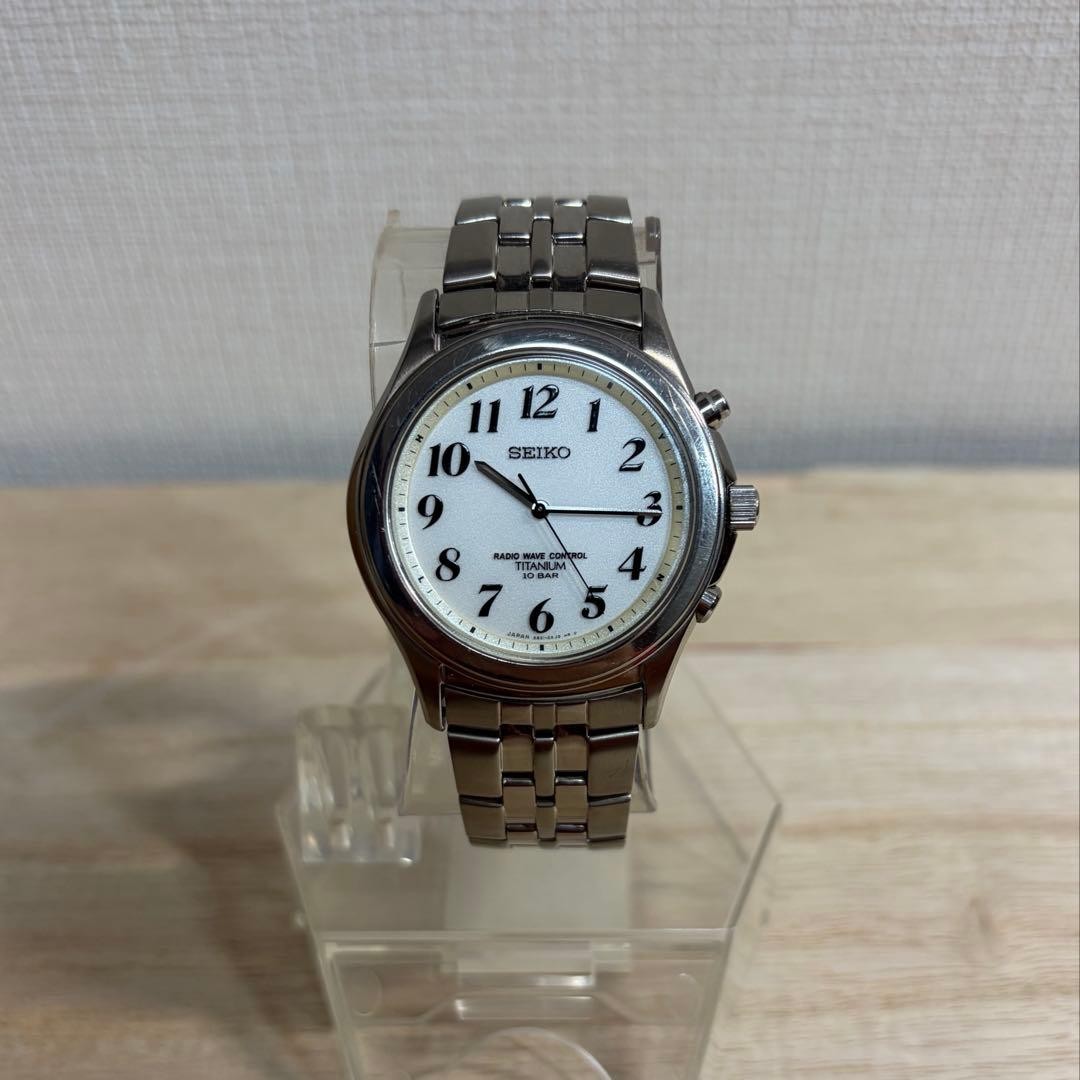 Seiko Radio-Controlled Titanium Watch 5B21-0AD0 White Dial, New Battery.