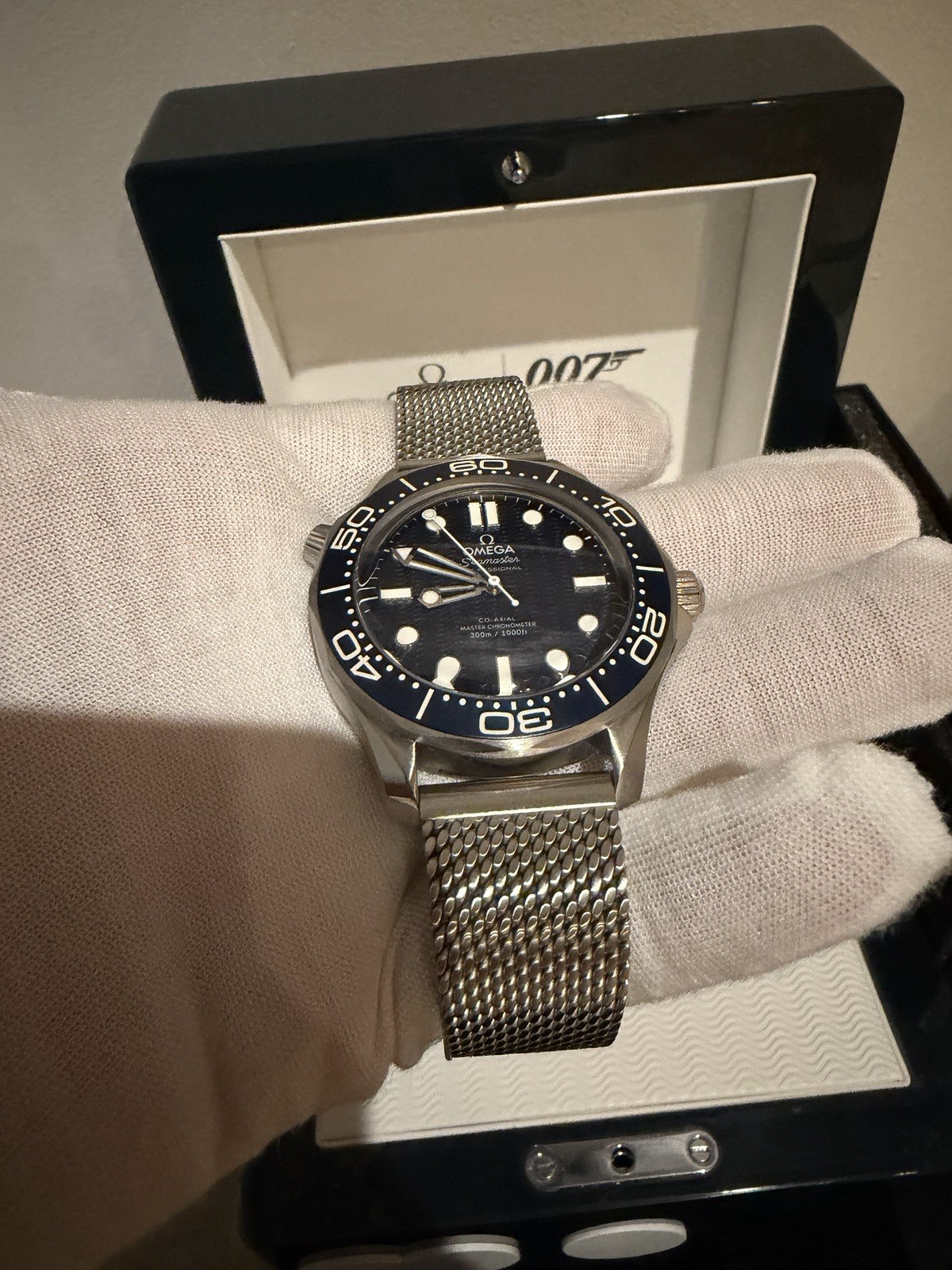 OMEGA Seamaster Diver 300M 42mm James Bond 60th Anniversary Box Papers