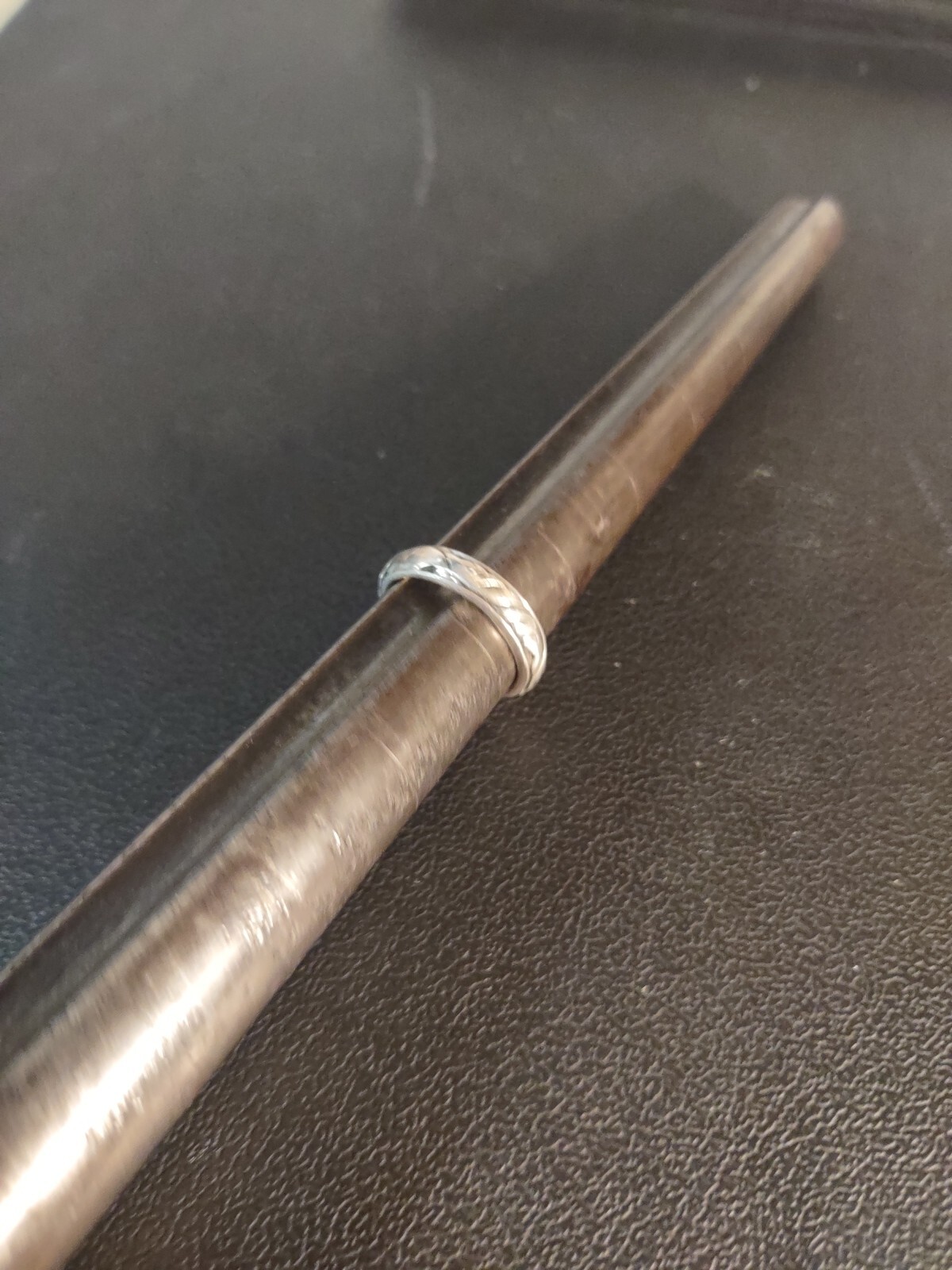 3.2 Grams Size 5.75 Sterling Silver Southwestern Band Feather Scroll Old Pawn
