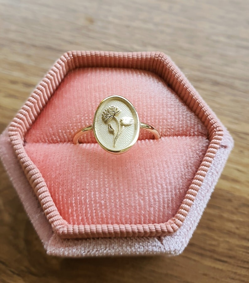 Elegant Oval Floral Engraved Ring, Minimalist Botanical Design Jewelry for Women