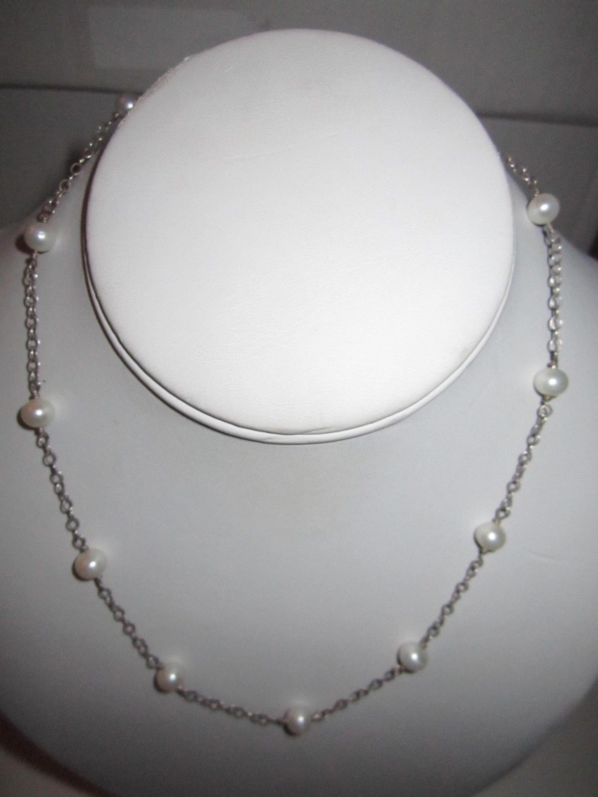 STERLING SILVER NECKLACE WITH WHITE PEARLS – 16″ LONG – TUB SC2