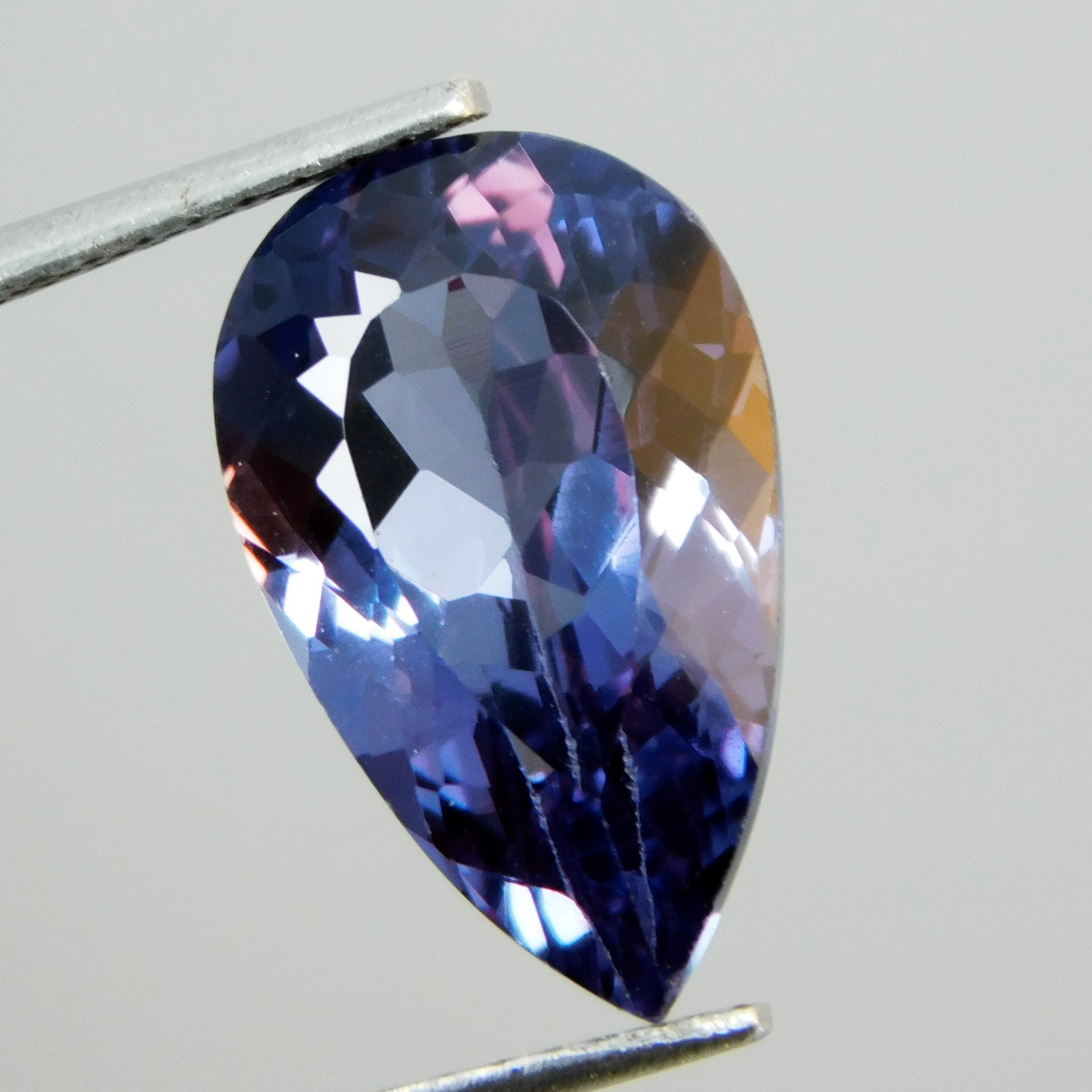 Certified 6.45 Cts Natural Color Change Alexandrite Gemstone From Tanzania