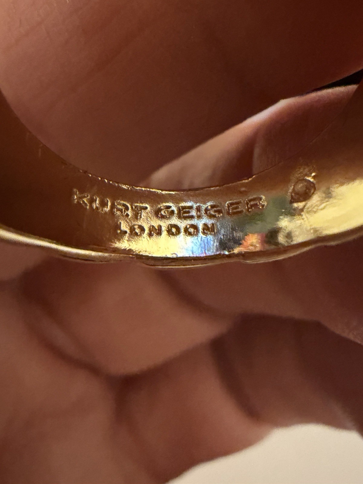 Kurt Geiger London Rainbow Pavé Signature Gold Tone Ring Size 9