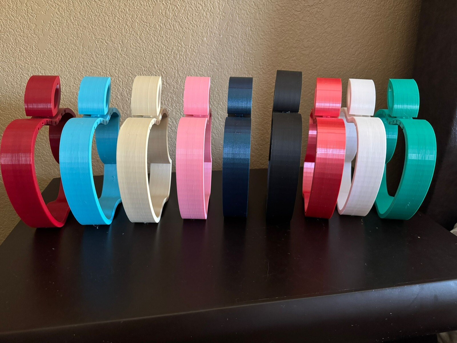 APPLE WATCH BAND HOLDER, DISPLAY, ORGANIZER,it holds up to 8 watch bands