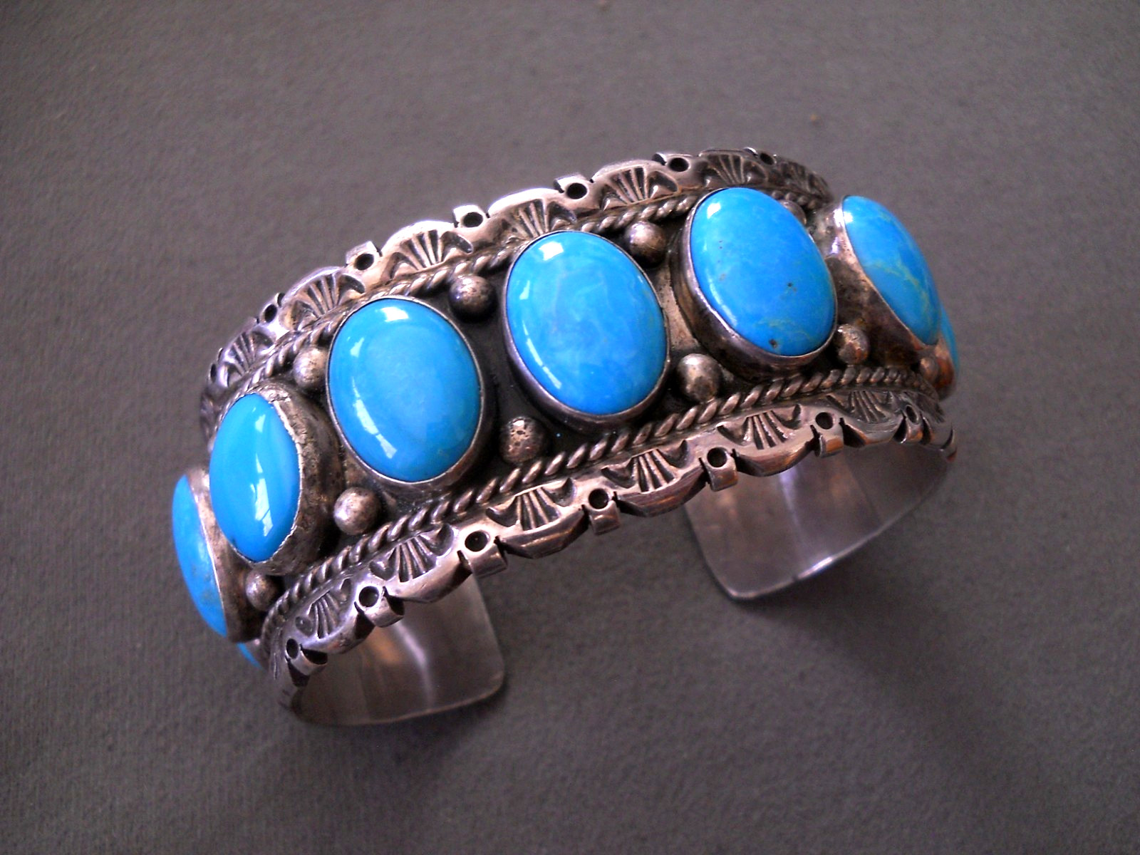 D BEGAY Native American Navajo Turquoise Row Sterling Silver Cuff Bracelet 121g