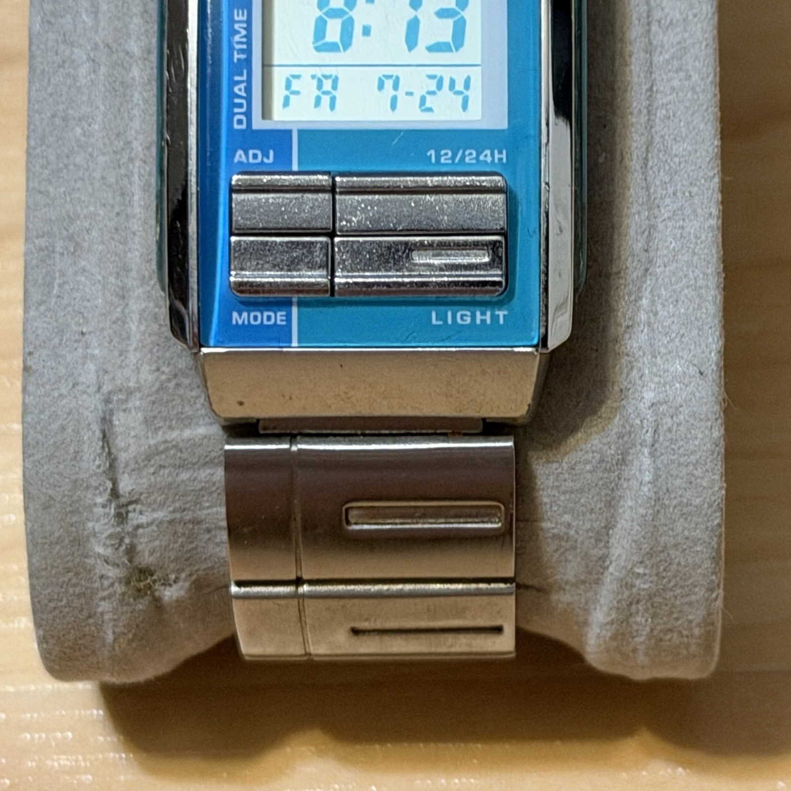 Casio LA-201W Vintage Silver Display Illuminator Futurist Digital Watch LA201
