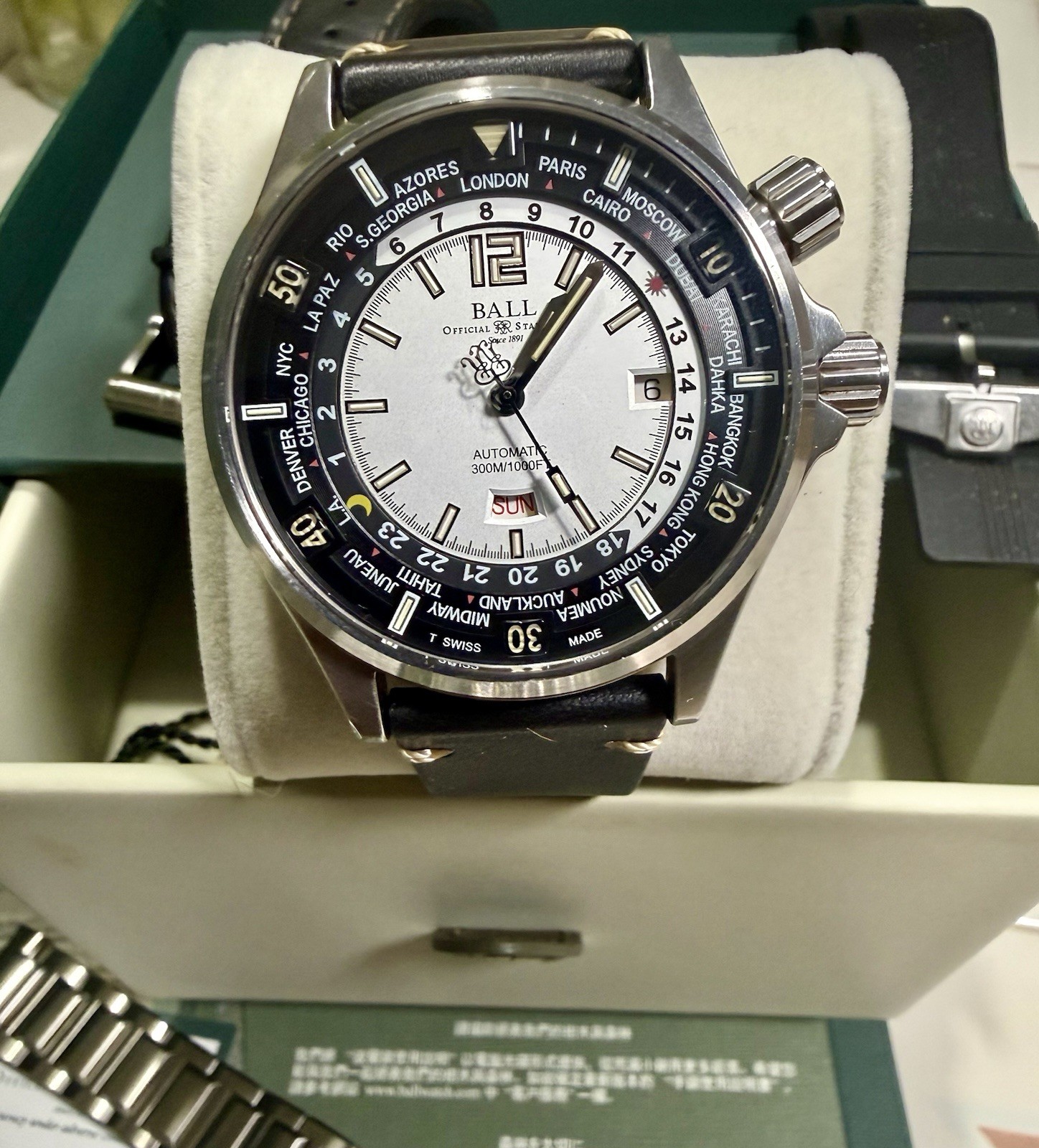 Ball Engineer Master II Diver Worldtimer Auto White Dial Mens Watch DG2022A