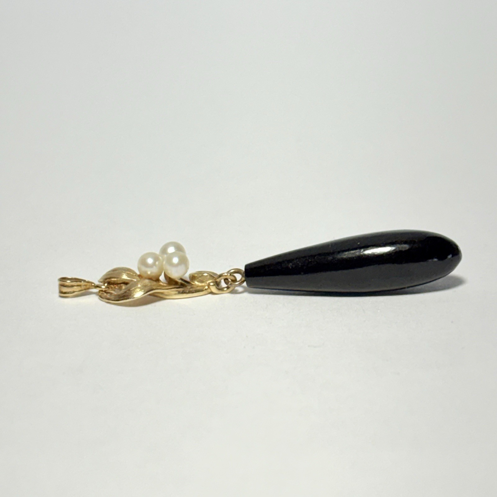 Vintage 13K Yellow Gold Black Coral Triple Pearl Leaf 44mm Dangle Pendant 1.95g