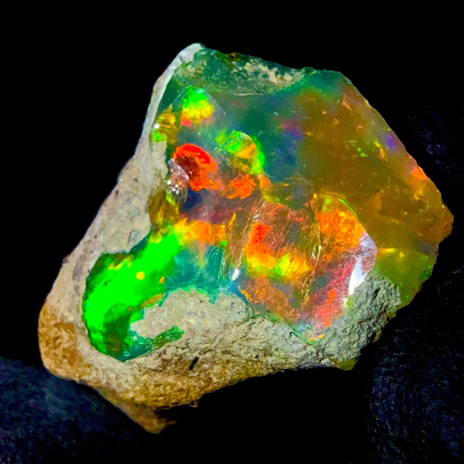 Ethiopian Natural Opal rough, Fire opal gemstone, Black Dry opal 18.7Ct 21×16 mm