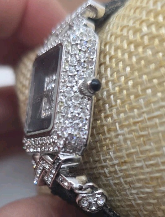 Victoria Wieck Crystal Wristwatch Rhinestones Leather & Suede Band New Battery