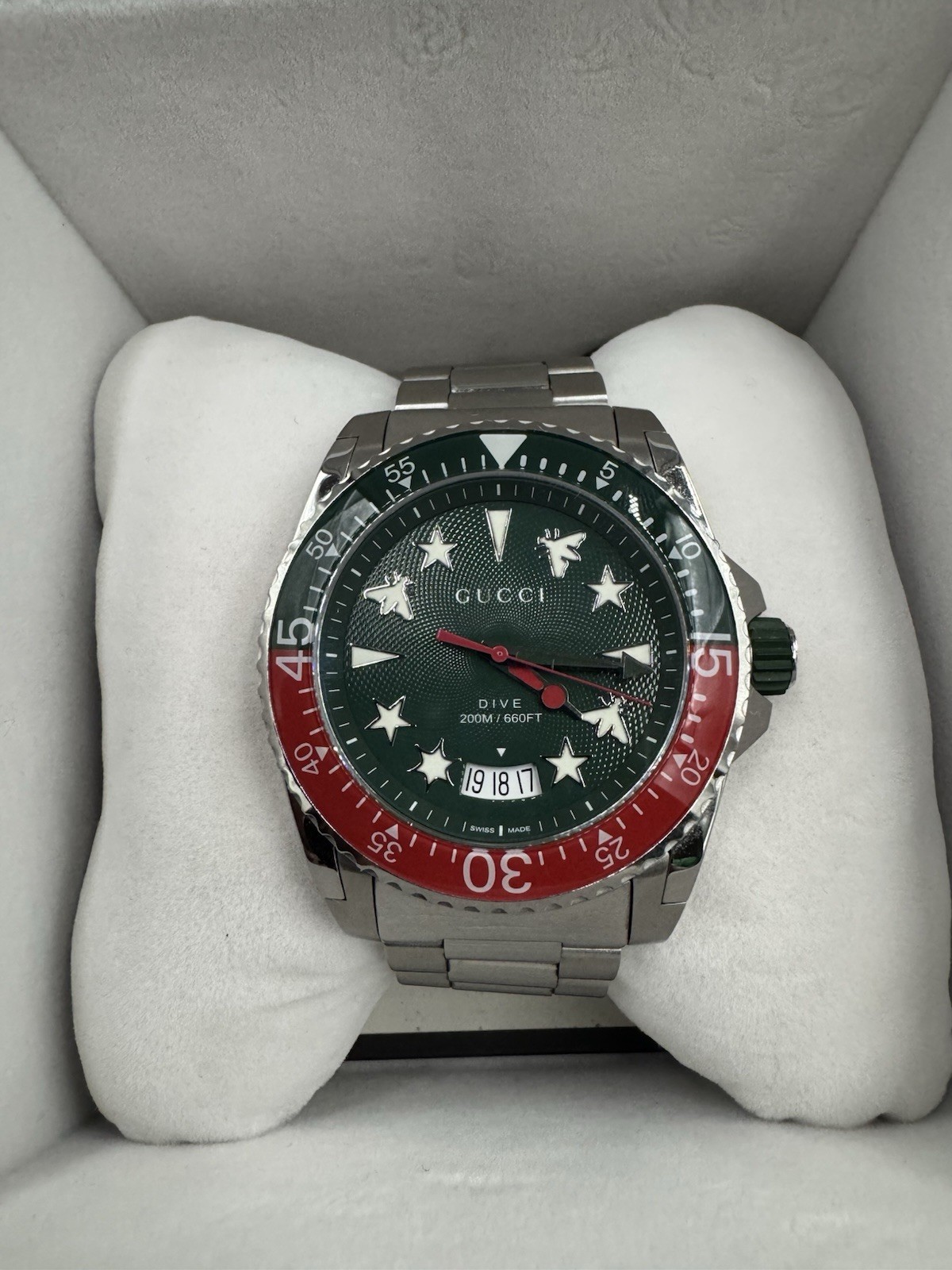 Gucci Green Red Men’s Dive Watch 136.2 YA136222 Diver Silver Christmas Holiday