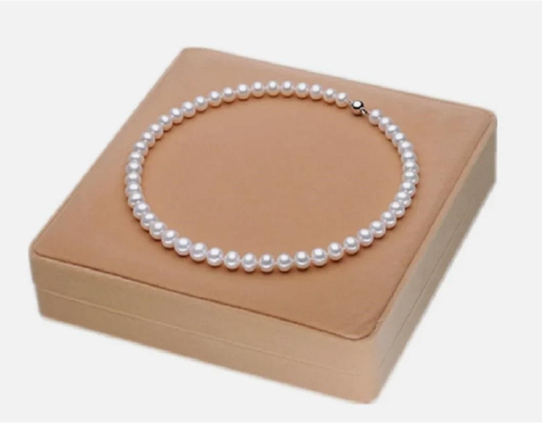 Classic Pearl Necklacea AAAA 8-9mm Classic White Pearl Necklace 18in/925s