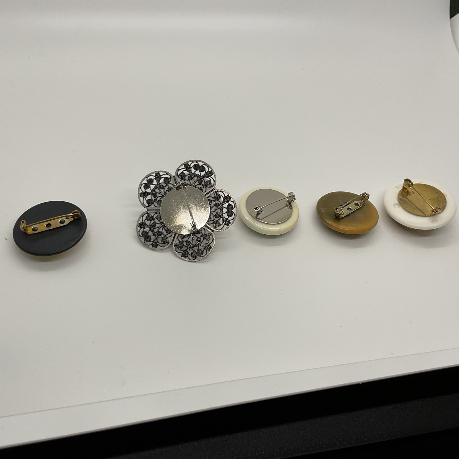 5 Vintage Button lapel pins