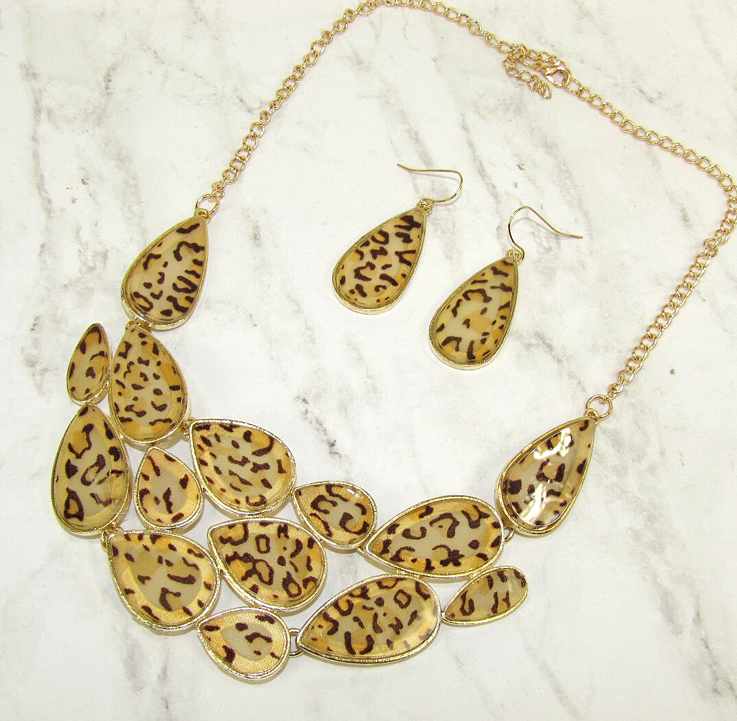 Animal Print Statement Large necklace earring set in light and dark brown – NEW