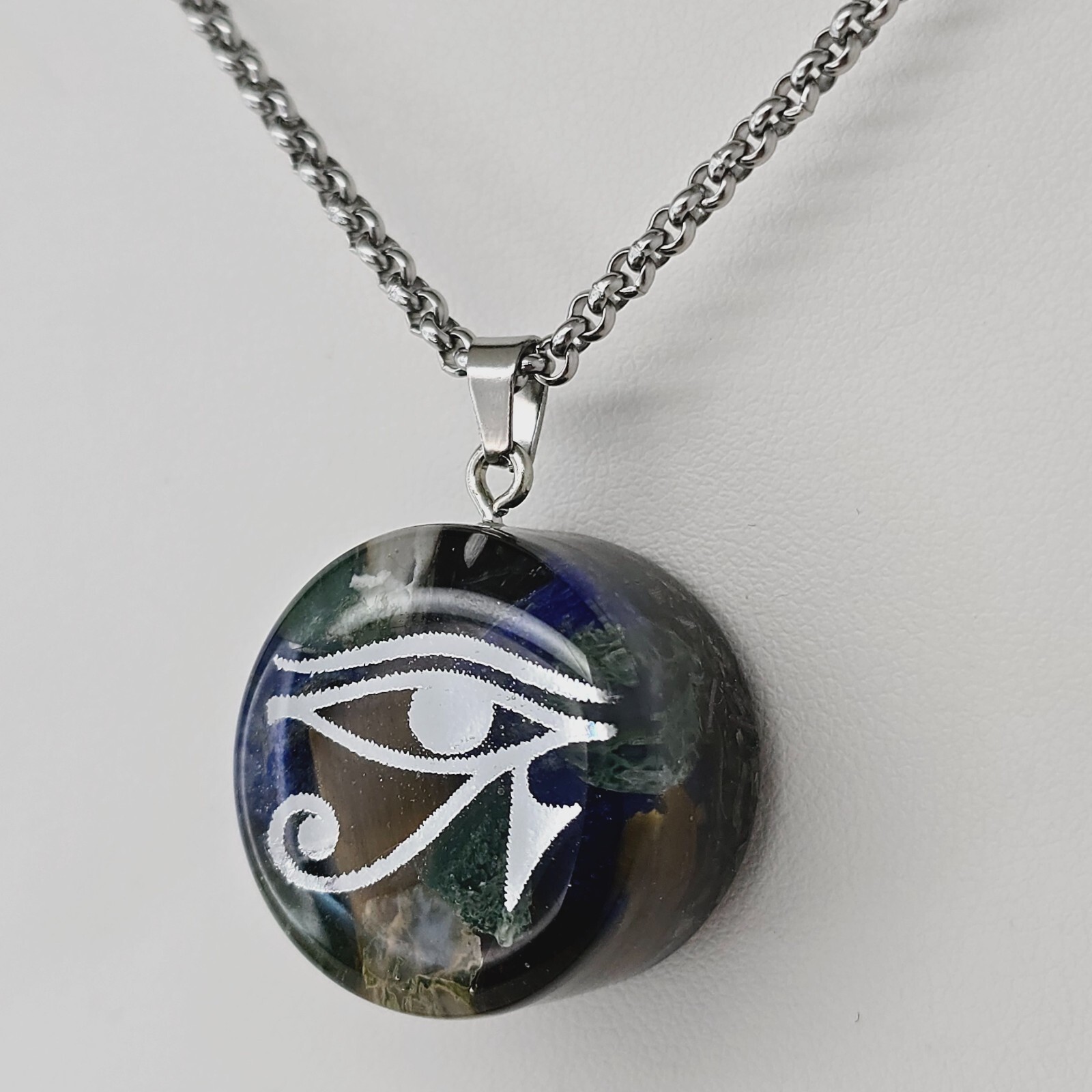 Horus Eye Orgonite – Custom Orgone Generator for protection, health +50 crystals